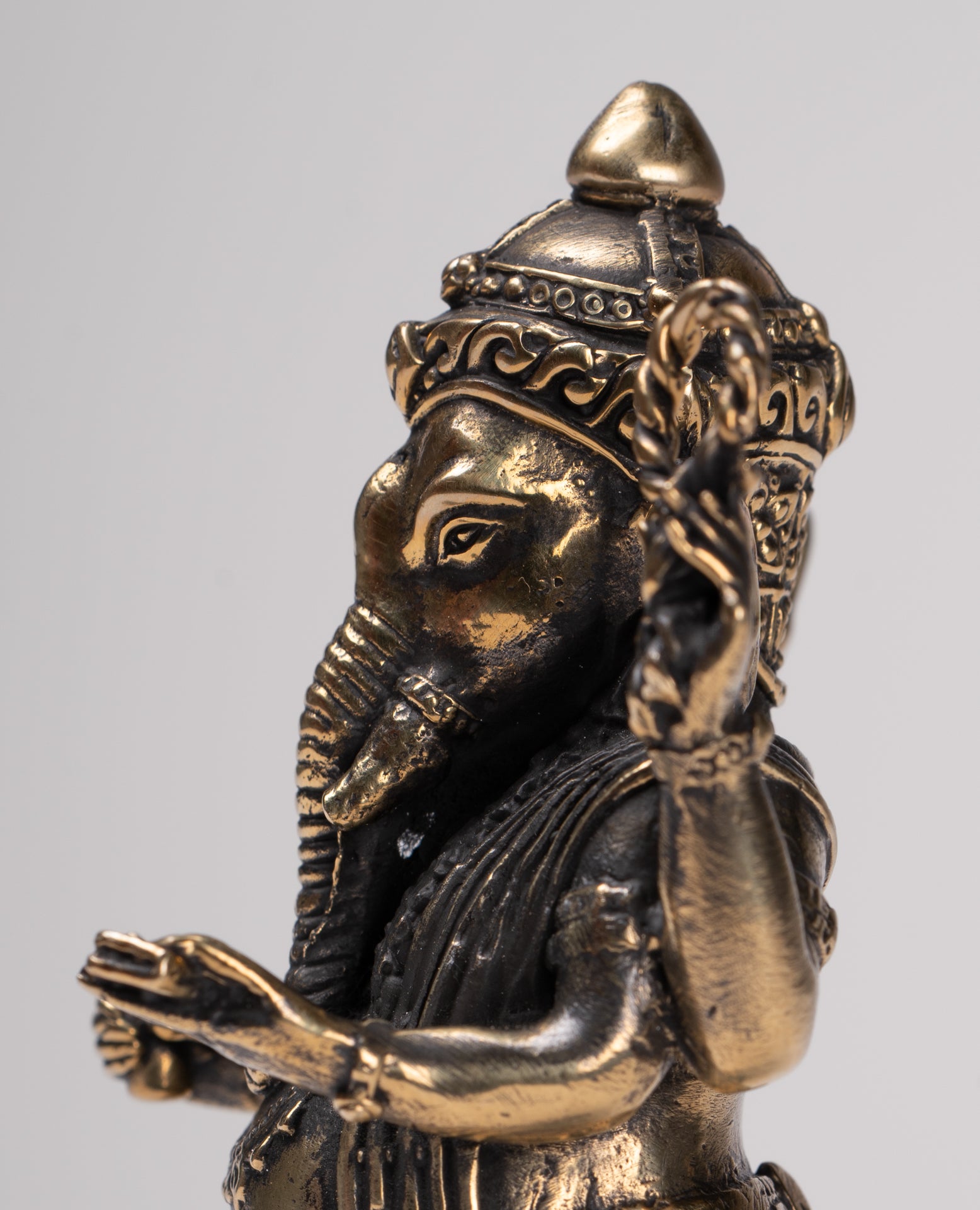 Ganesha Statue - Antique Thai Style Standing Black 4-Arm Ganesha Statue - 12cm/5"