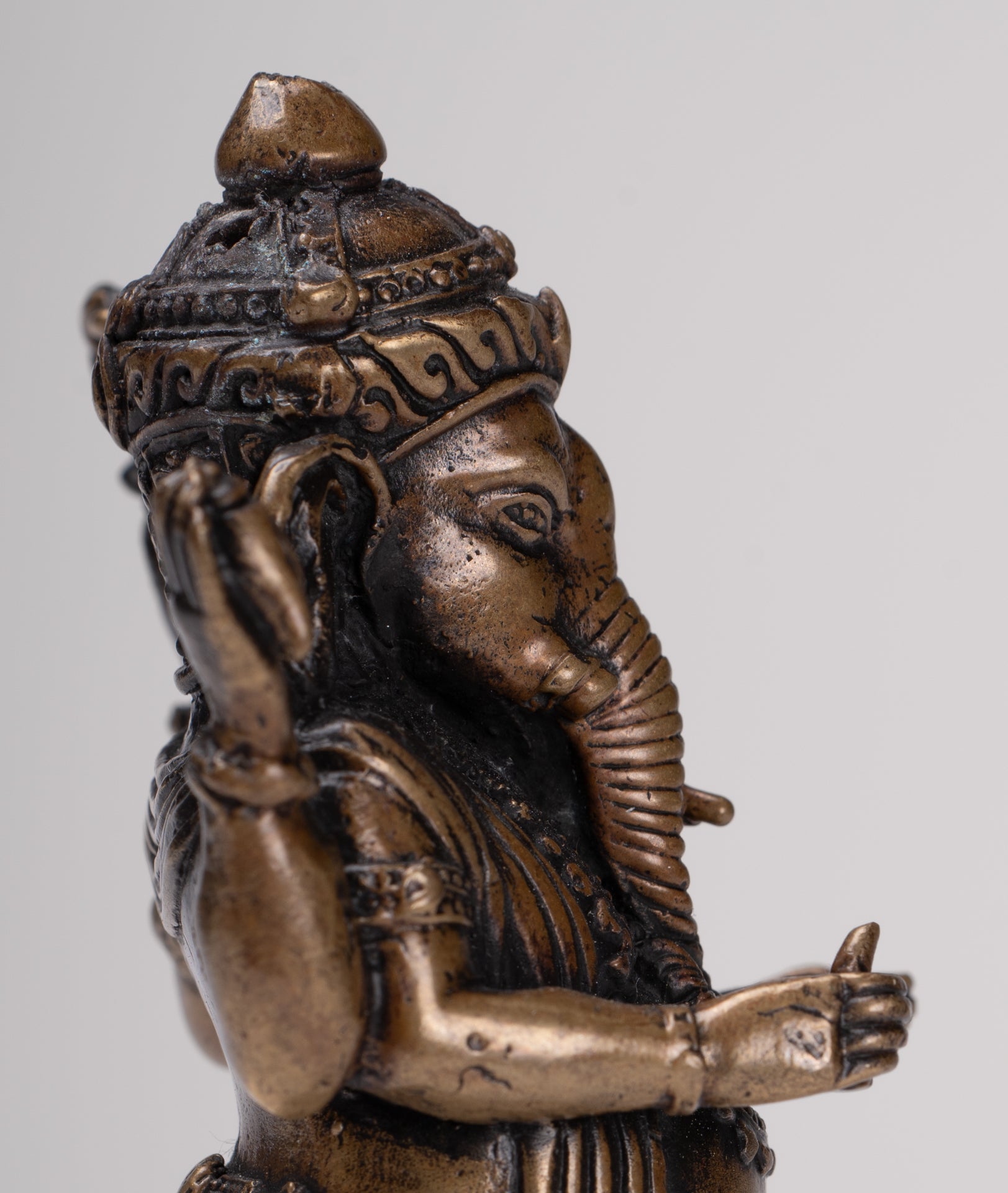 Ganesha Statue - Antique Thai Style Standing Black 4-Arm Ganesha Statue - 12cm/5"