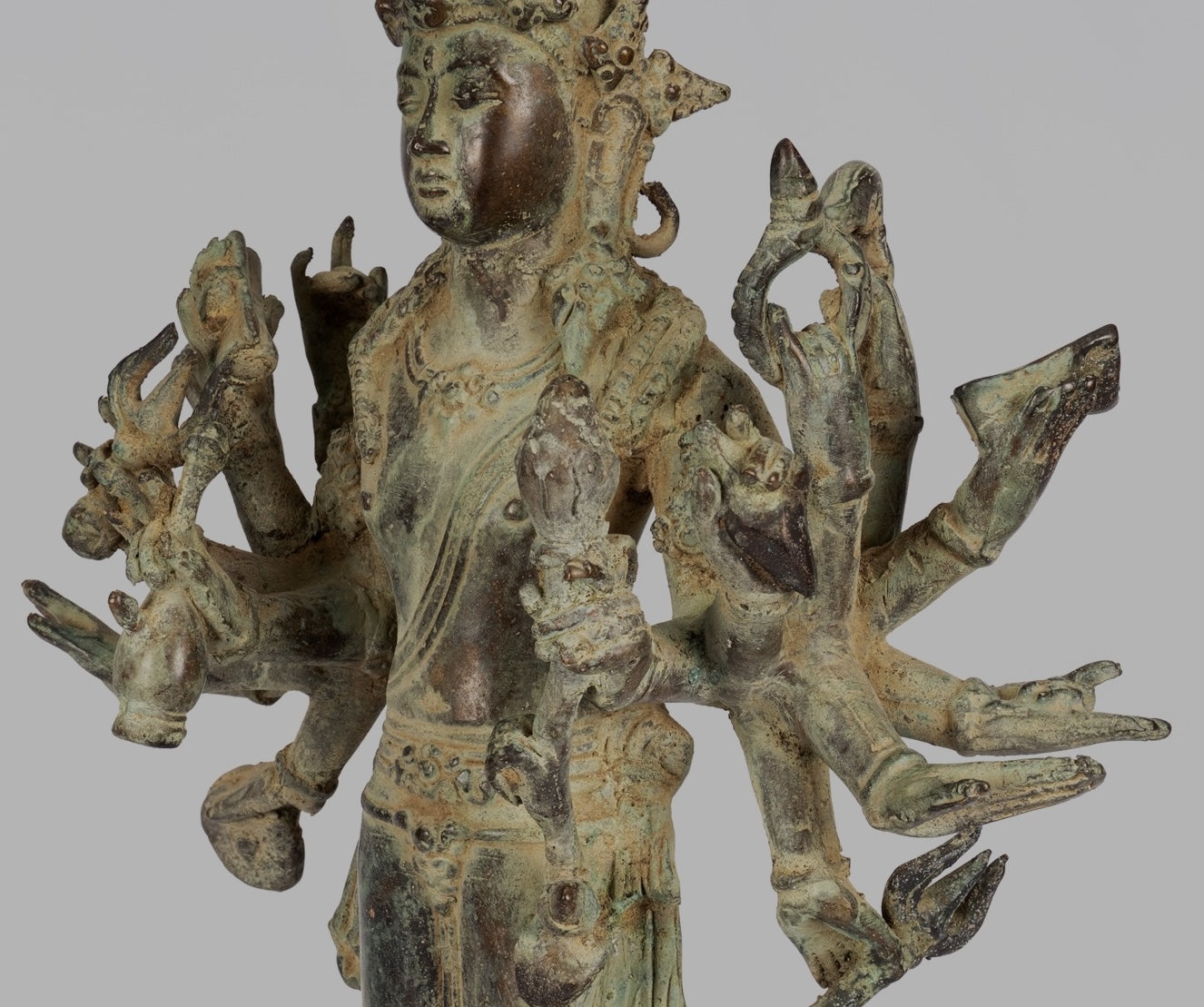 Estatua de Shiva - Estatua de shiva de 16 brazos de estilo indonesio antiguo de estilo indonesio - 32 cm/13 "