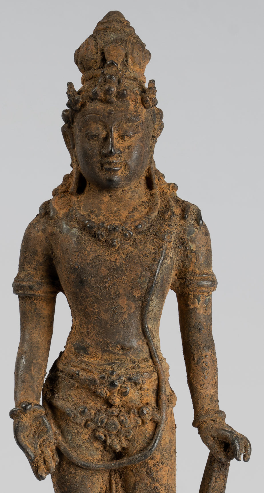 Vishnu - Statue antique de Vishnu debout en bronze de style Java Majapahit - 29 cm/11"