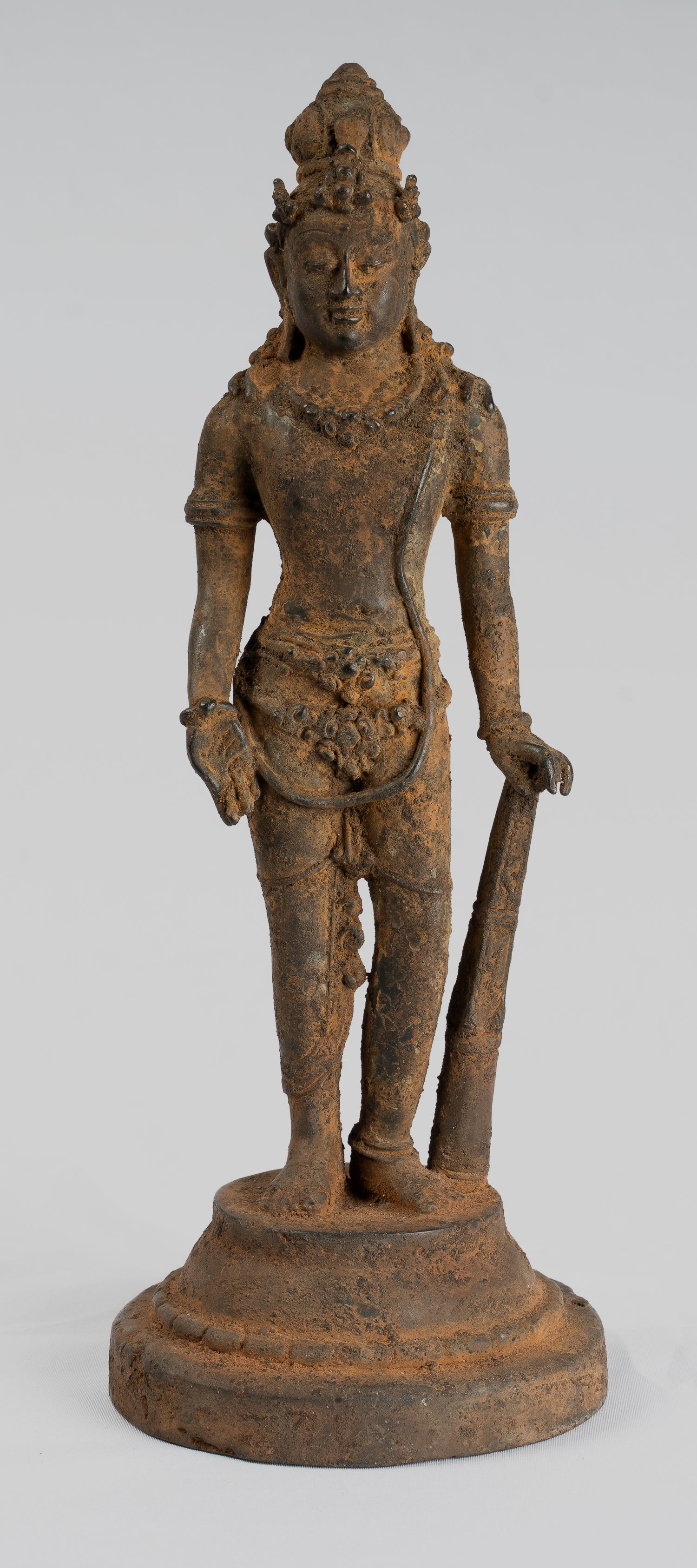 Vishnu - Statue antique de Vishnu debout en bronze de style Java Majapahit - 29 cm/11"