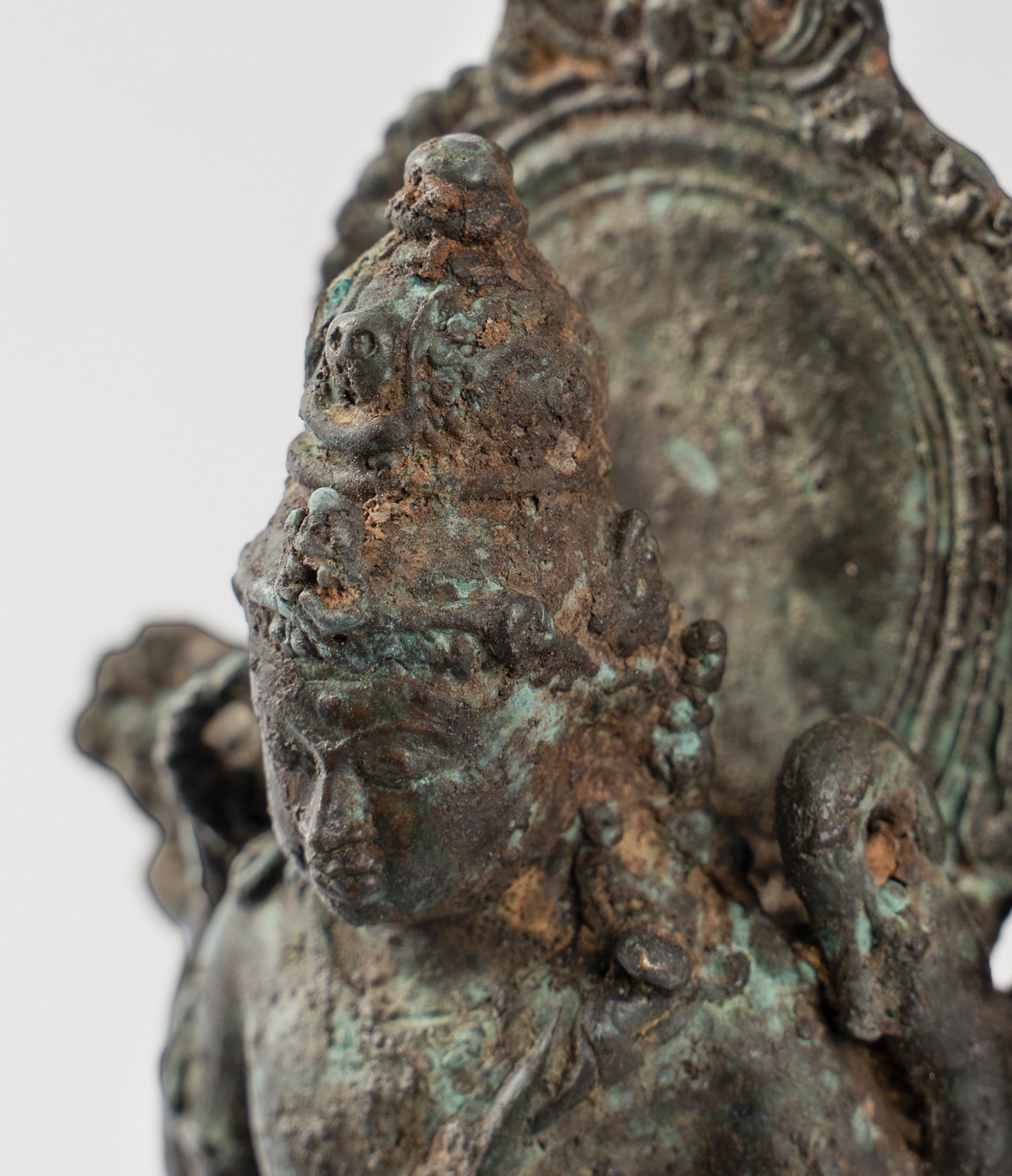 Statua Shiva - Antique in stile indonesiano in bronzo giavanese seduto a 4 bracci Shiva Statua - 20 cm/8 "