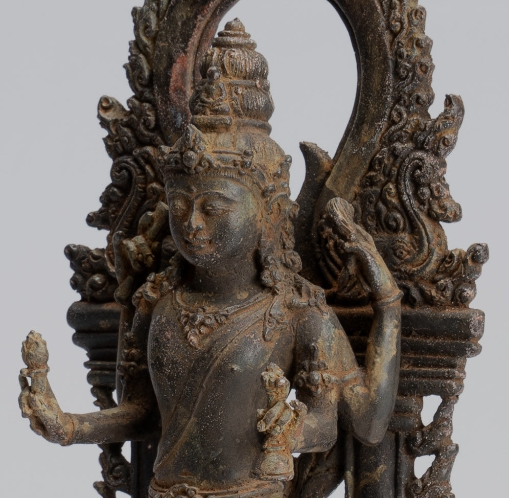 Estatua de Lokeshvara - Estatua de Lokeshvara de 4 brazos de estilo indonesio antiguo de estilo indonesio - 26 cm/10 "