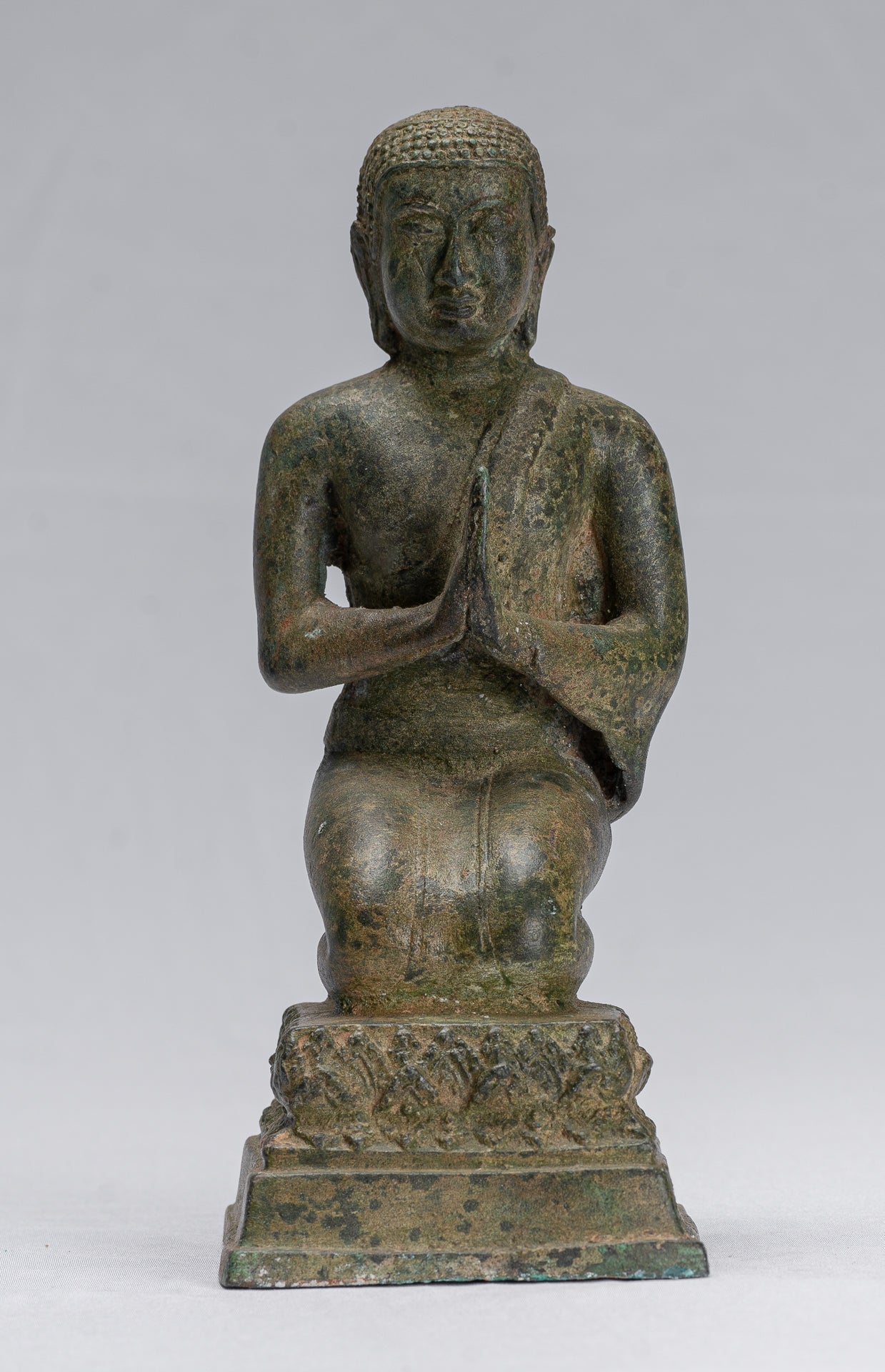 Estatua de Buda - Divoto de bronce de bronce de estilo tailandés de antigüedad