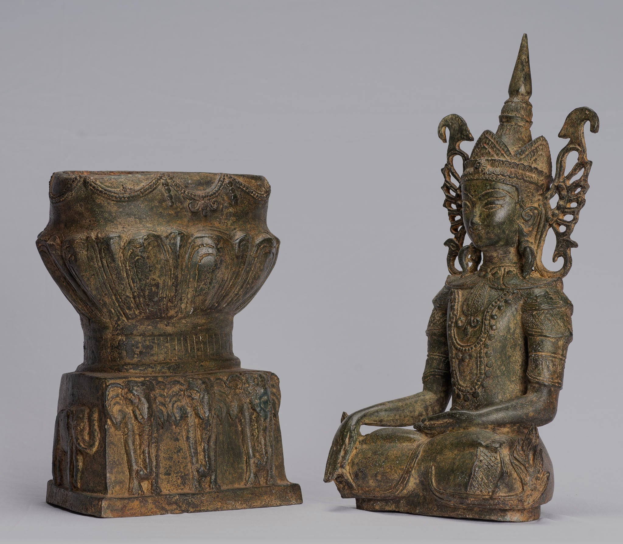 ANTIGUO BURMESE BURMEE Bronze Shan Ilustración Sentada por el trono de elefante de la estatua de Buda - 61 cm/24 "