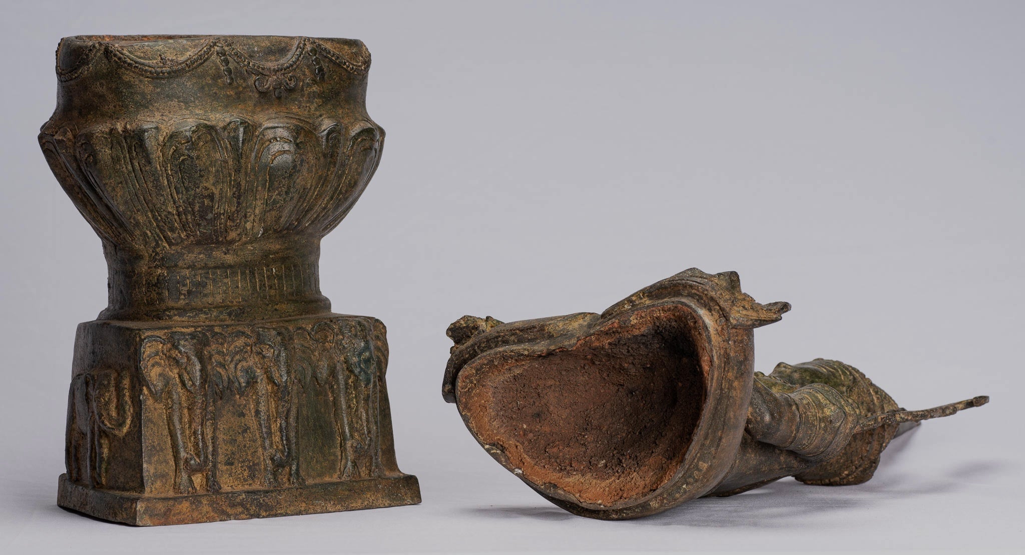 ANTIGUO BURMESE BURMEE Bronze Shan Ilustración Sentada por el trono de elefante de la estatua de Buda - 61 cm/24 "