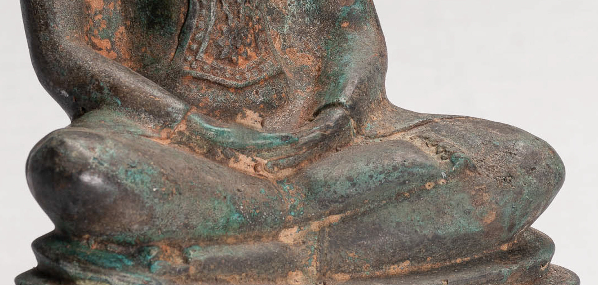 Antique Thai Style Seated Bronze Ayutthaya Meditation Buddha Statue - 26cm/10"