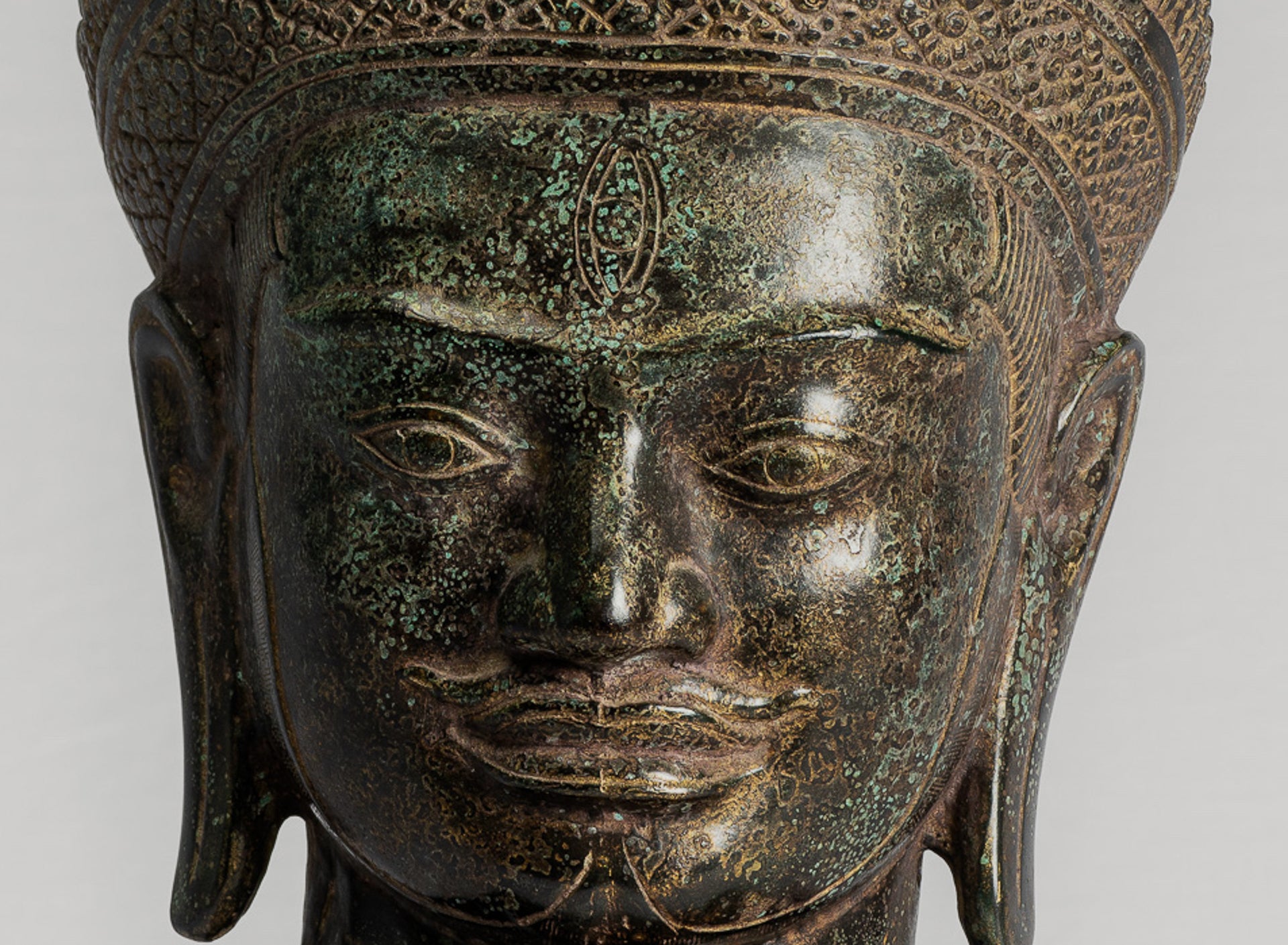 Antique Khmer Style Bronze Mounted Bakheng Shiva Head Statue - 47cm/19"