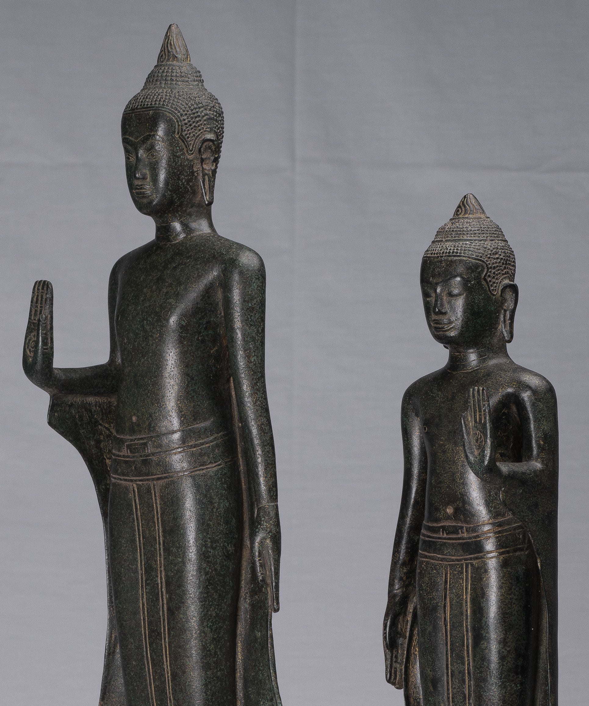 Statue di Buddha - Antique Khmer in stile Khmer Bronzo in piedi Abhaya Protection Statues (coppia) - 62 cm/25 "
