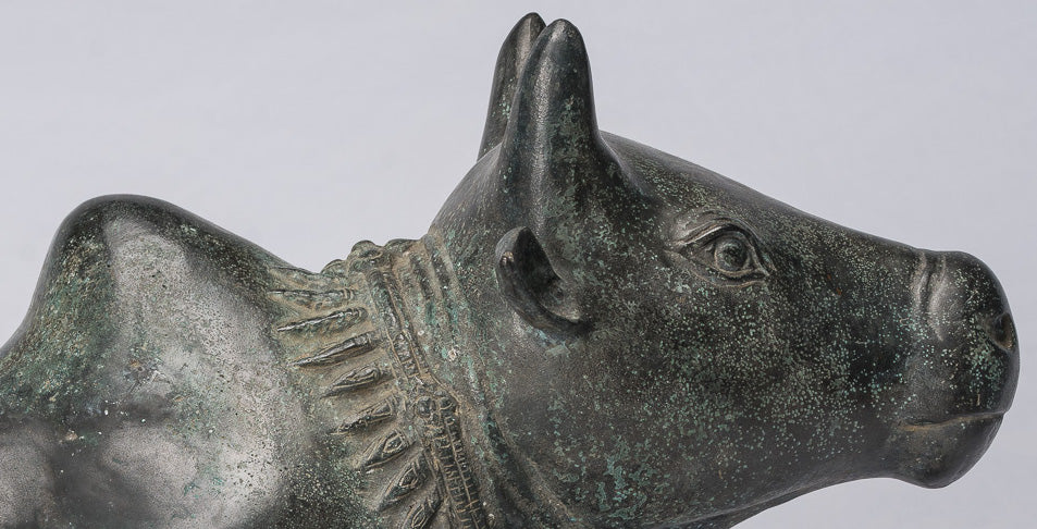 Antike Nandi-Statue aus Bronze im Khmer-Stil – Berg Shiva – 53 cm lang