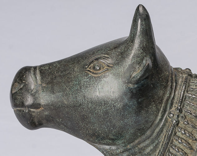 Antike Nandi-Statue aus Bronze im Khmer-Stil – Berg Shiva – 53 cm lang