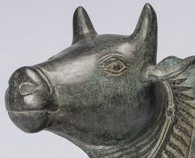 Antike Nandi-Statue aus Bronze im Khmer-Stil – Berg Shiva – 53 cm lang