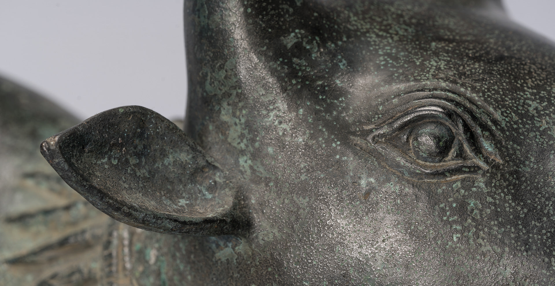 Antike Nandi-Statue aus Bronze im Khmer-Stil – Berg Shiva – 53 cm lang