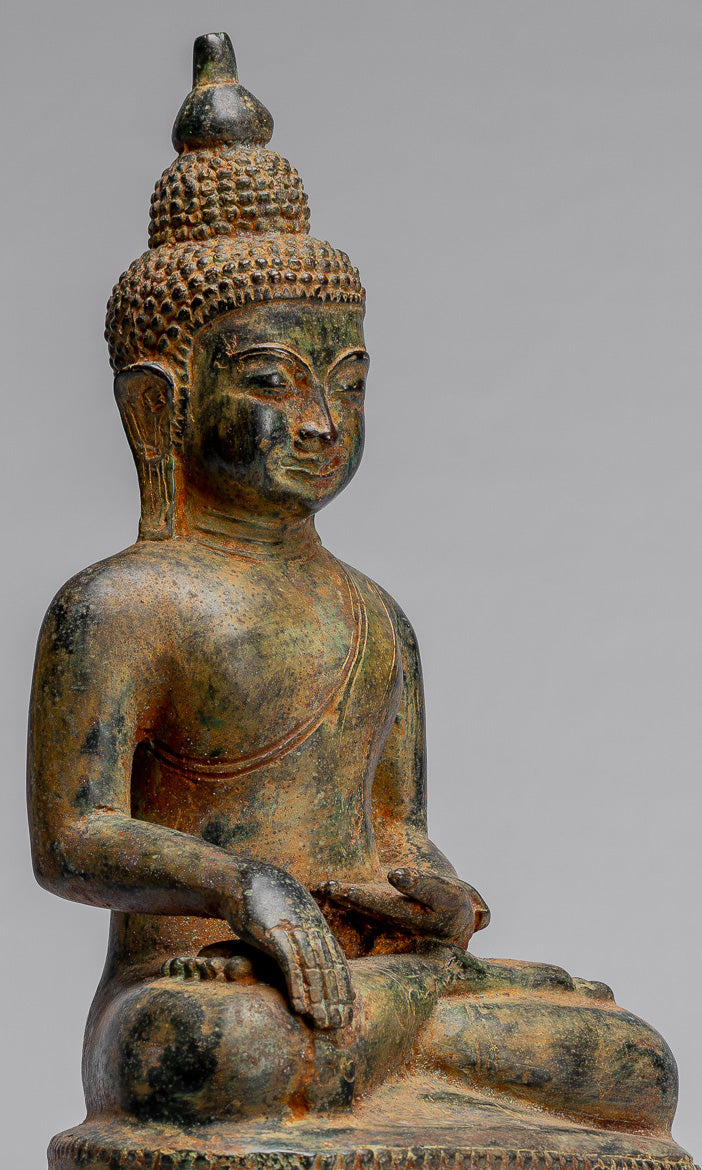 Buddha-Statue – sitzender javanischer Erleuchtungs-Buddha aus Bronze im antiken indonesischen Stil – 35 cm