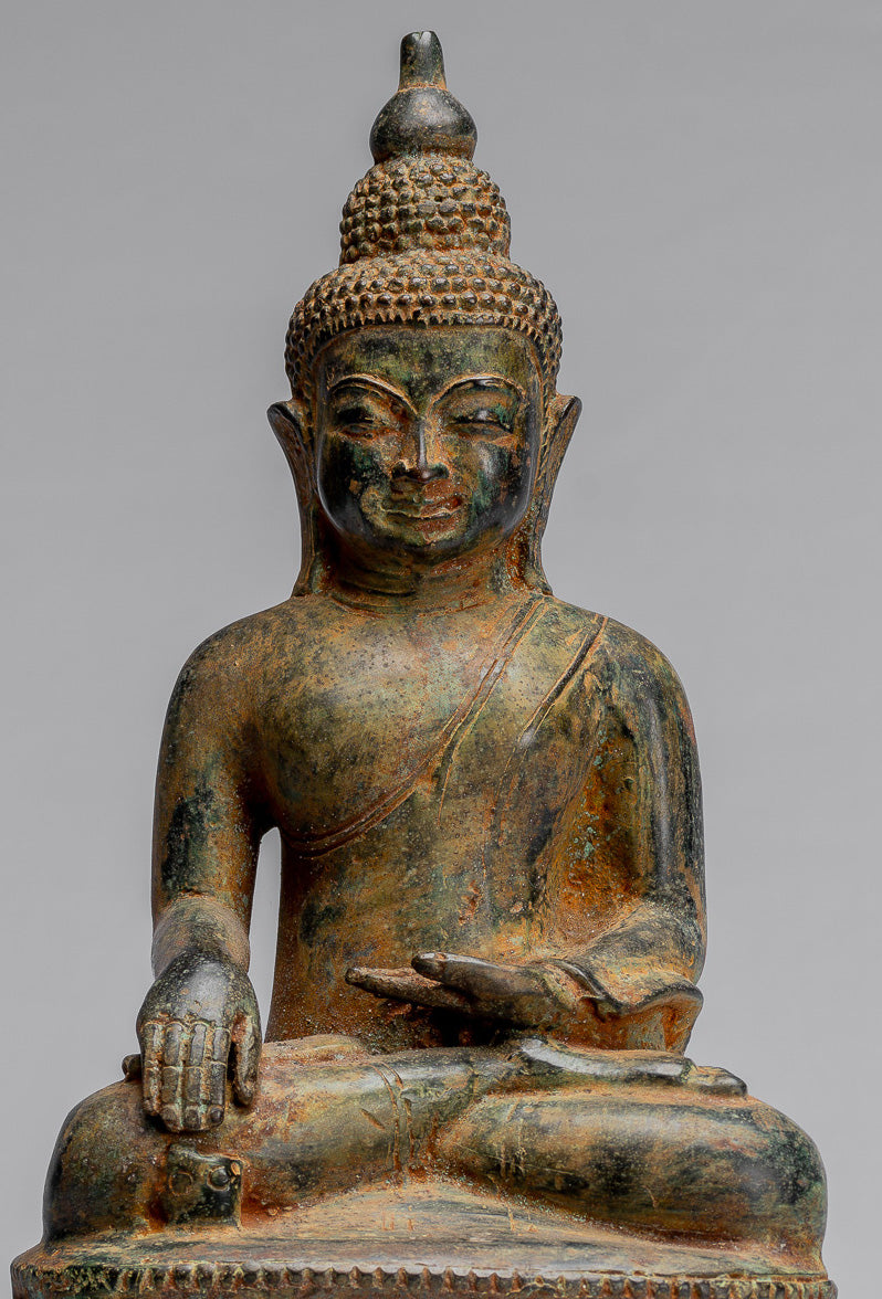 Buddha-Statue – sitzender javanischer Erleuchtungs-Buddha aus Bronze im antiken indonesischen Stil – 35 cm