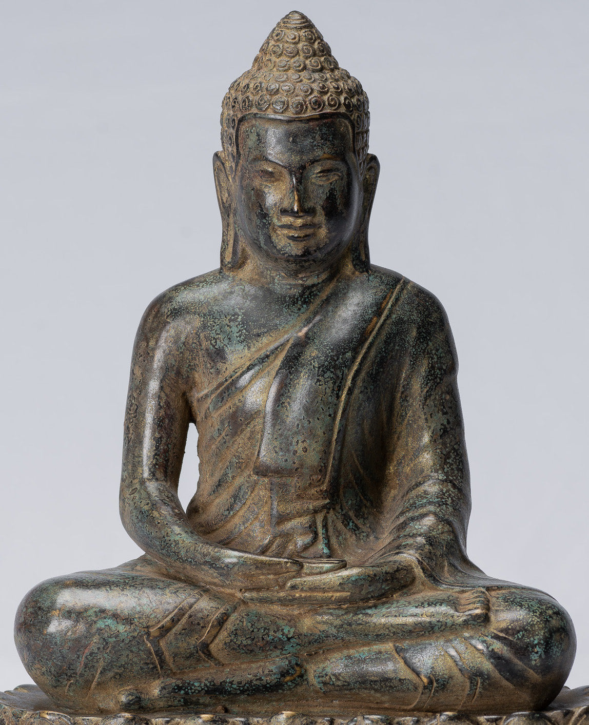 Buddha-Statue – Buddha – sitzende Meditations-Buddha-Statue aus Bronze im antiken Khmer-Stil – 25 cm.