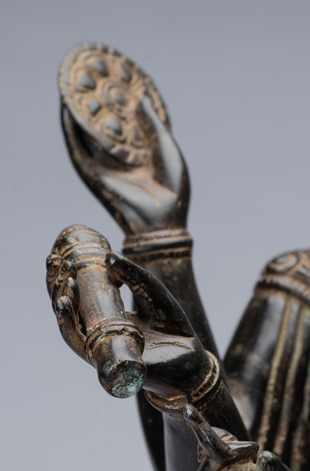 Antique antique khmer Style bronze Angkor Wat assis statue - 69cm / 28 "