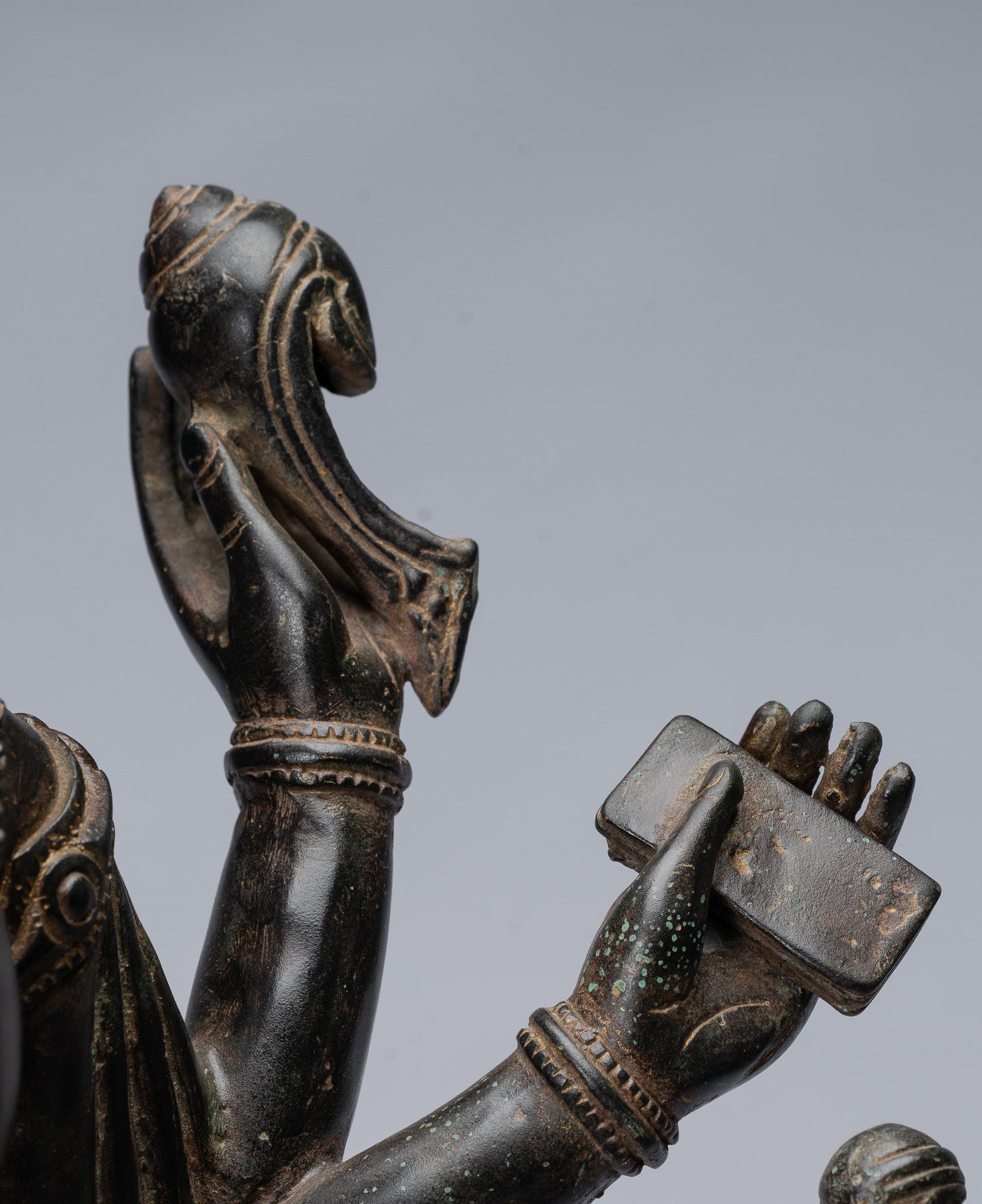 Antique antique khmer Style bronze Angkor Wat assis statue - 69cm / 28 "