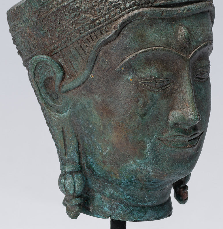 Tête de Bouddha – Tête de Bouddha en bronze montée sur Lopburi de style thaïlandais antique – 25 cm/10"