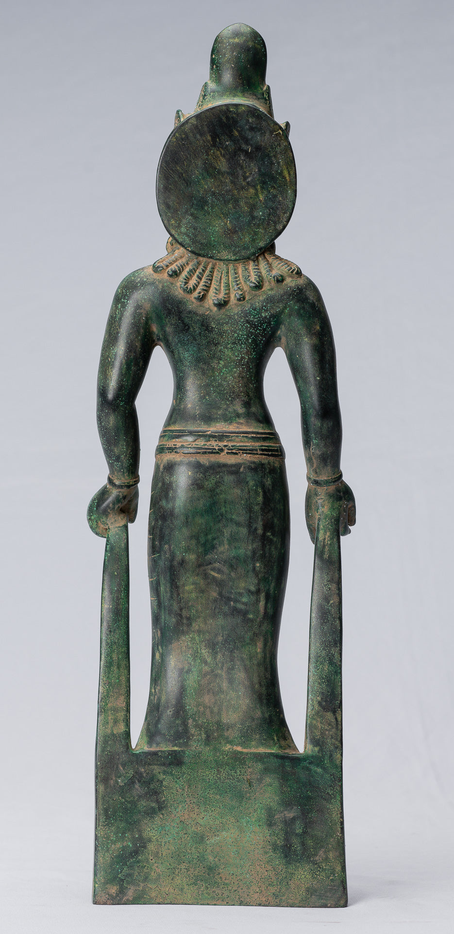 Antiker Bronze-Guimet-Museums-Bodhisattva Avalokiteshvara-Mitgefühl im Phnom-Da-Stil – 46 cm.