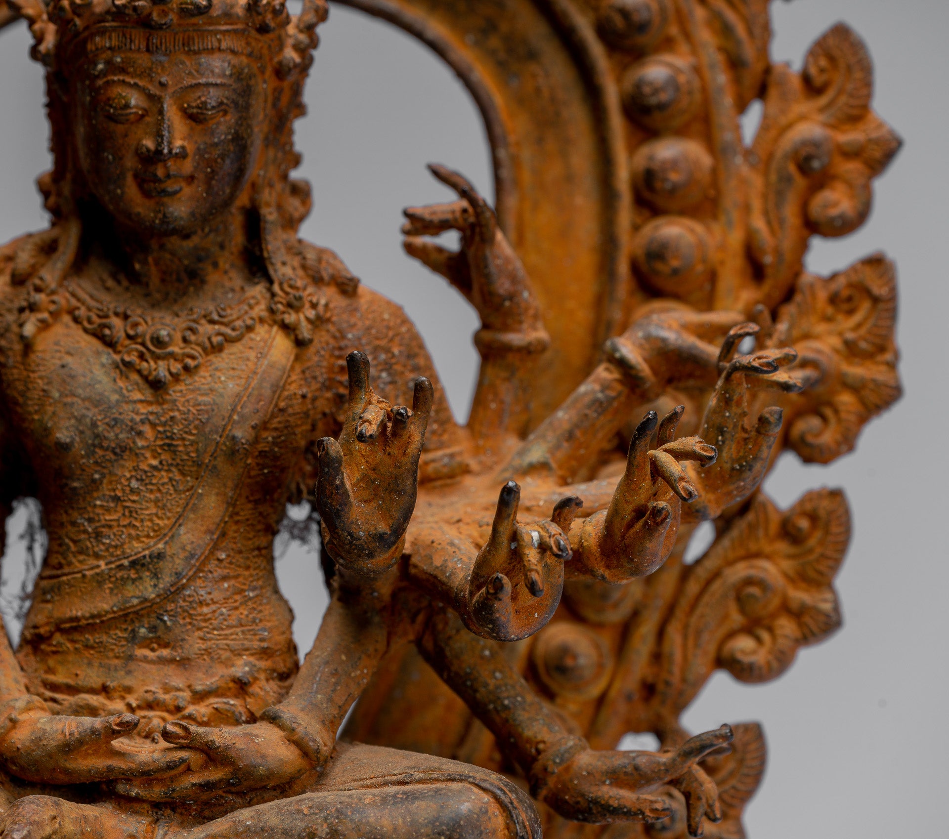 Statua Bodhisattva - Antique stile indonesiano giavanese a 16 bracci Avalokiteshvara Bodhisattva Statua - 28 cm/11 "