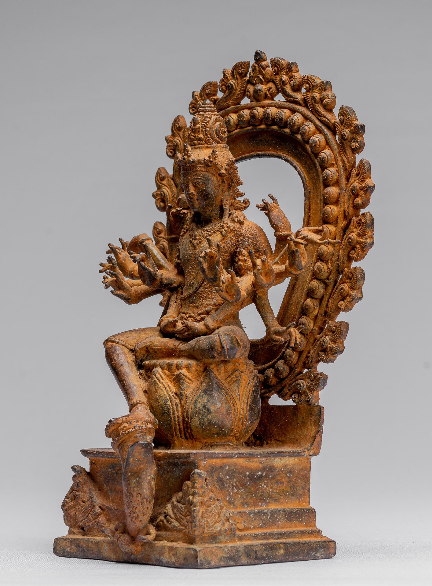 Statua Bodhisattva - Antique stile indonesiano giavanese a 16 bracci Avalokiteshvara Bodhisattva Statua - 28 cm/11 "