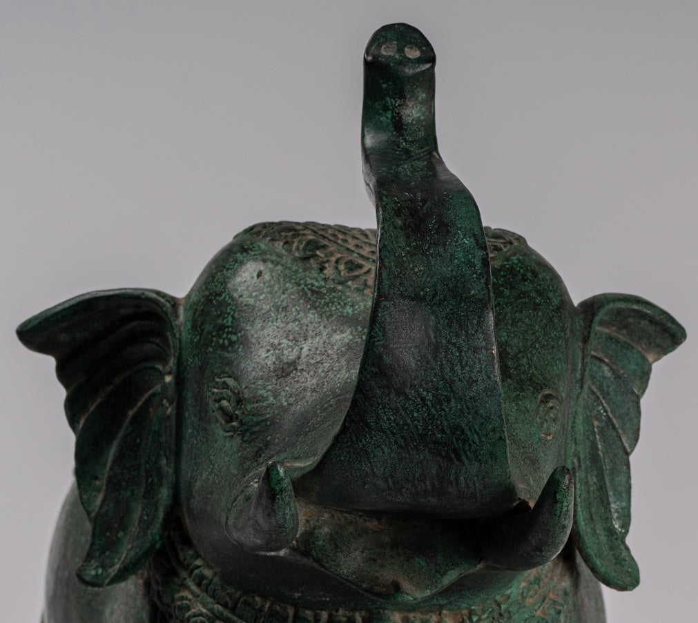 Antique Khmer Style Bronze in piedi statua di elefante - 38 cm/15 "di altezza