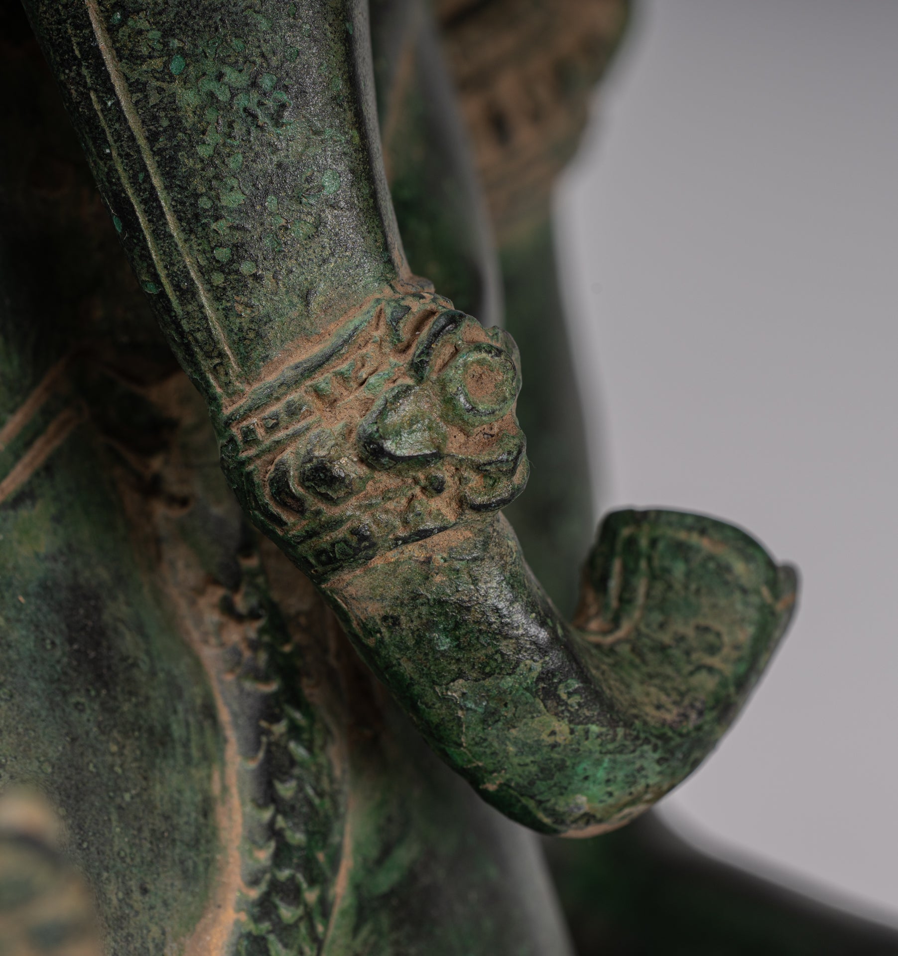 Statue de Ganesha – Statue de Ganesh assis en bronze de style khmer antique – 57 cm/23"