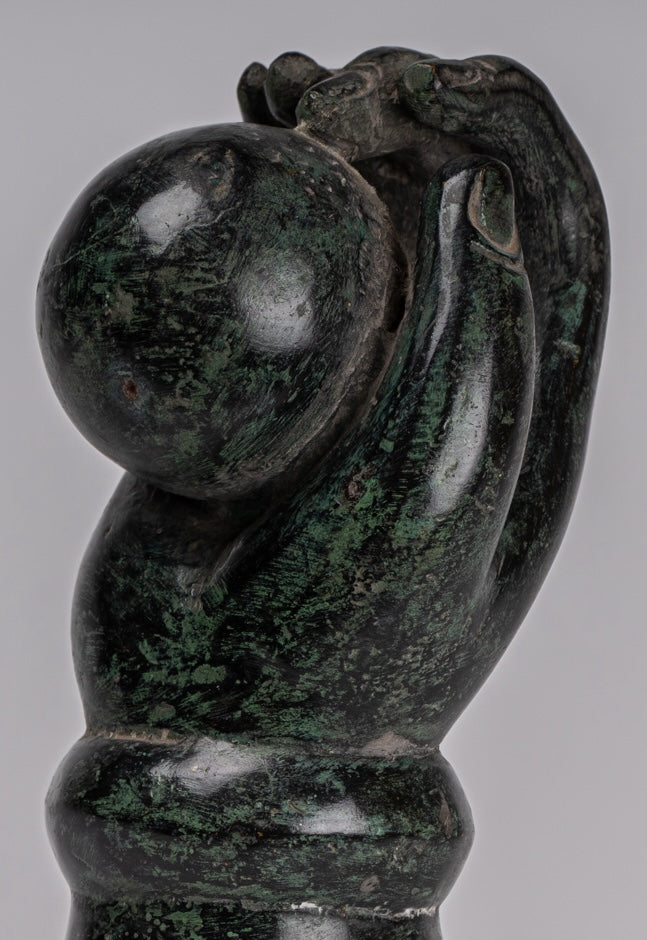 Montado de estilo jemer antiguo del sudeste asiático Vishnu Hand & Pinda o Ball - 22 cm/9 "