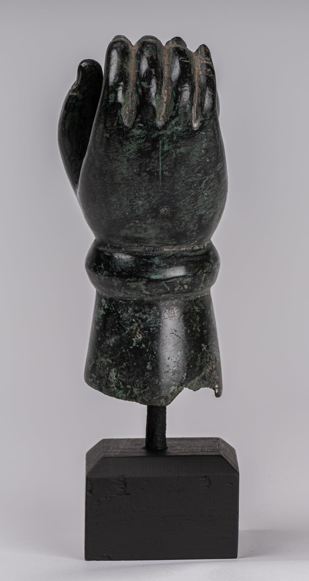 Montado de estilo jemer antiguo del sudeste asiático Vishnu Hand & Pinda o Ball - 22 cm/9 "