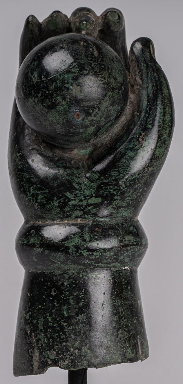 Montado de estilo jemer antiguo del sudeste asiático Vishnu Hand & Pinda o Ball - 22 cm/9 "