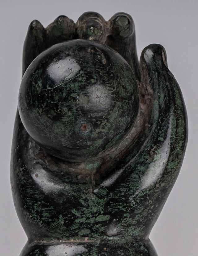 Montado de estilo jemer antiguo del sudeste asiático Vishnu Hand & Pinda o Ball - 22 cm/9 "