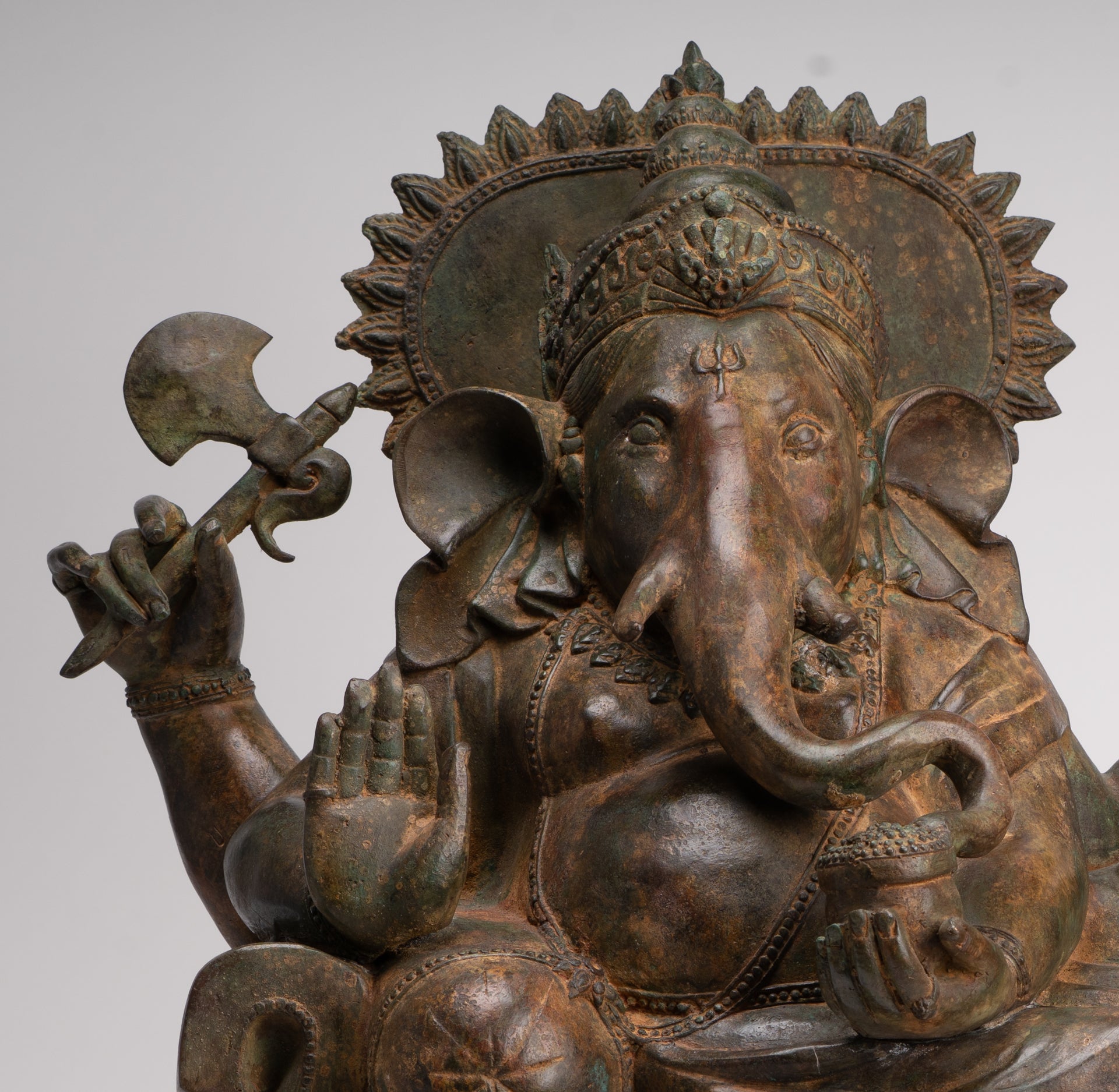 Ganesh - Statue de Ganesha allongée de style thaï antique avec souris - 55 cm / 22 "
