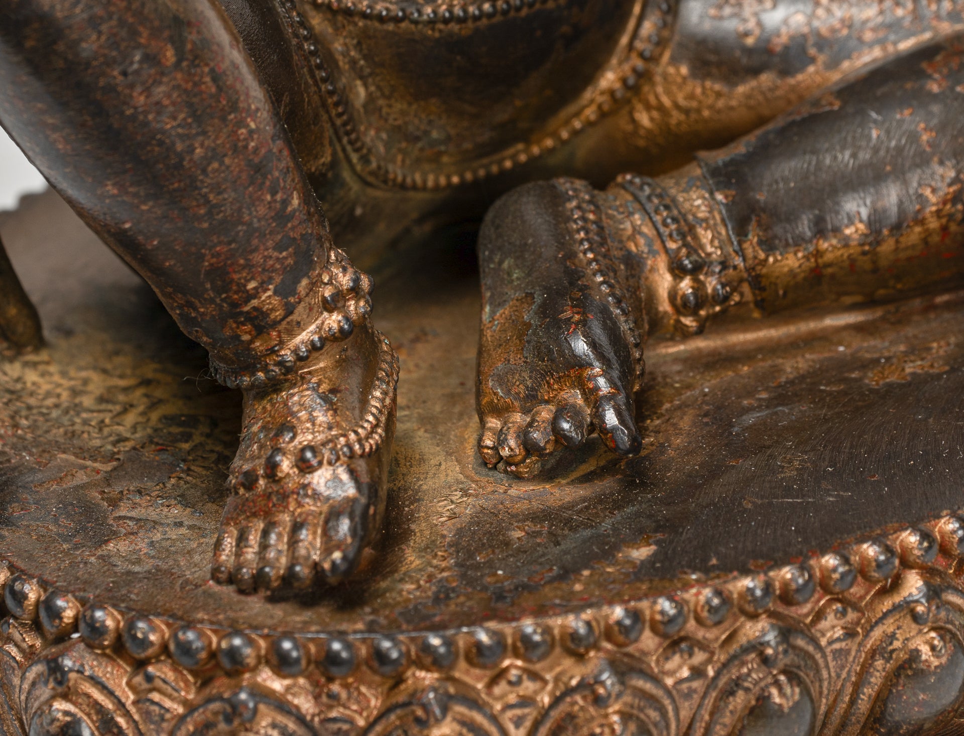 Bodhisattva Statue - Masterpiece Antique Tibetan Style Avalokiteshvara Bodhisattva Statue - 25cm/10"