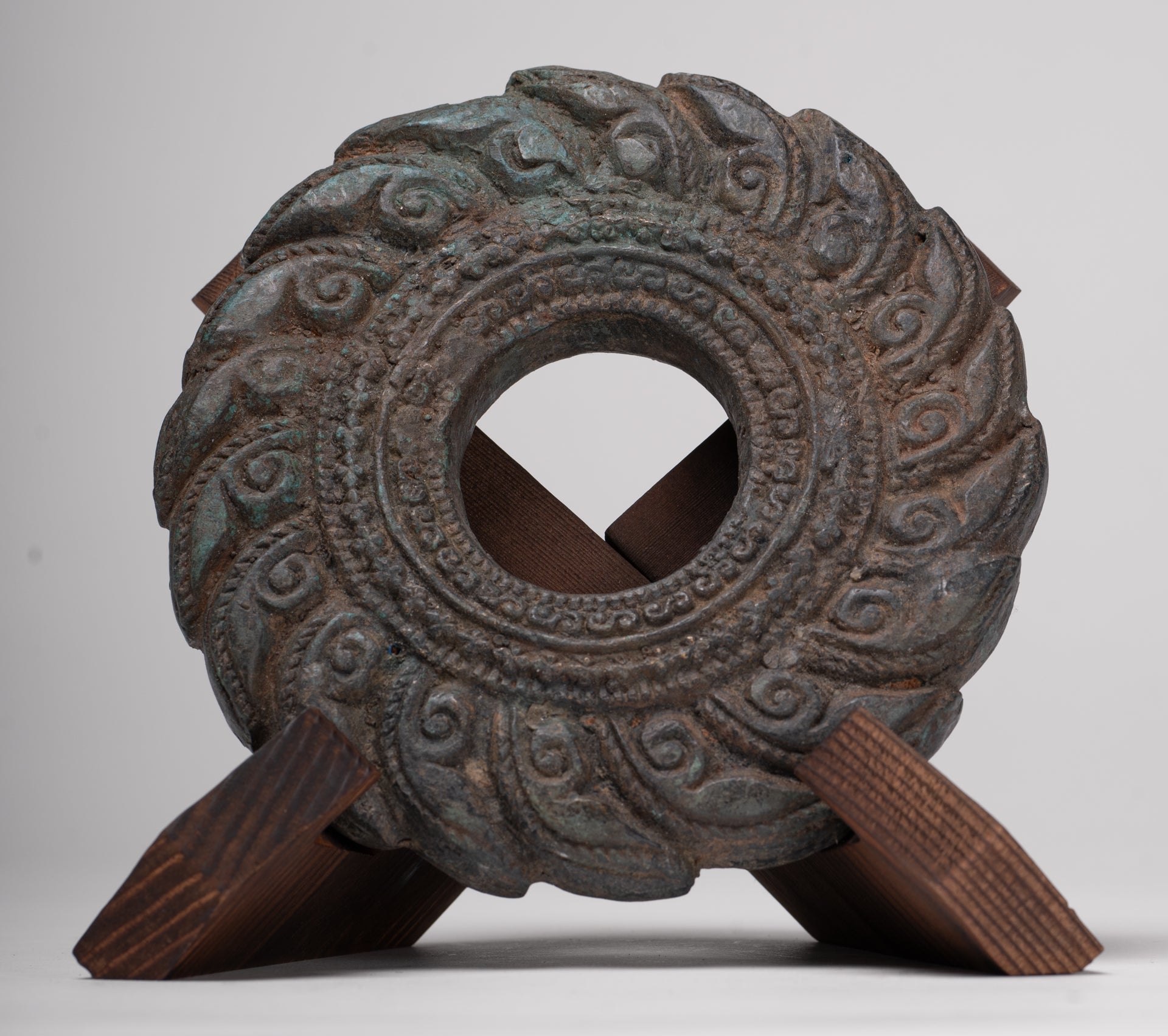 Discus - Antique Khmer Style Bronze Vishnu Discus or Chakra - 15cm/6"