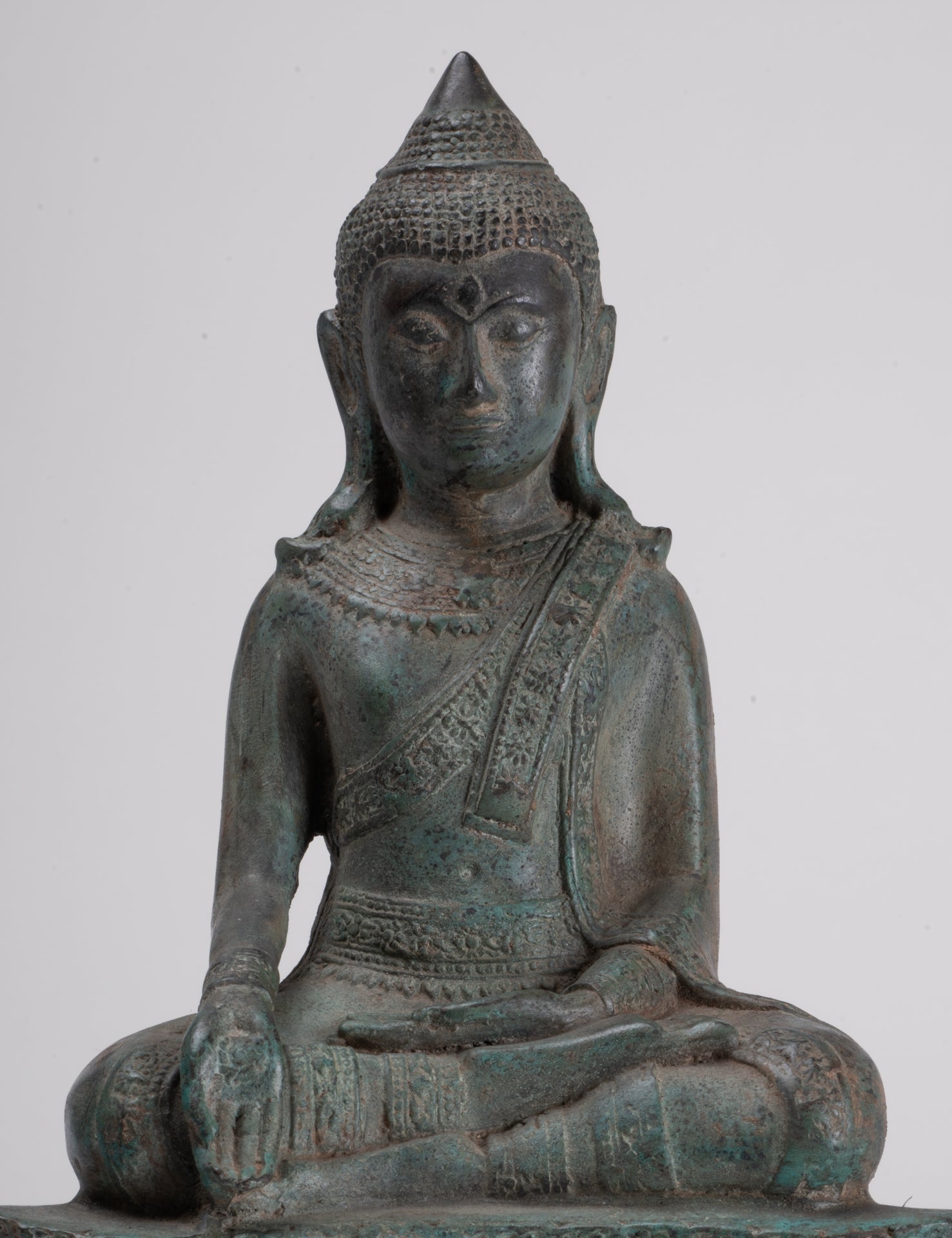 Buddha Statue - Antique Thai Style Chiang Rung Seated Buddha Statue - 23cm/9"