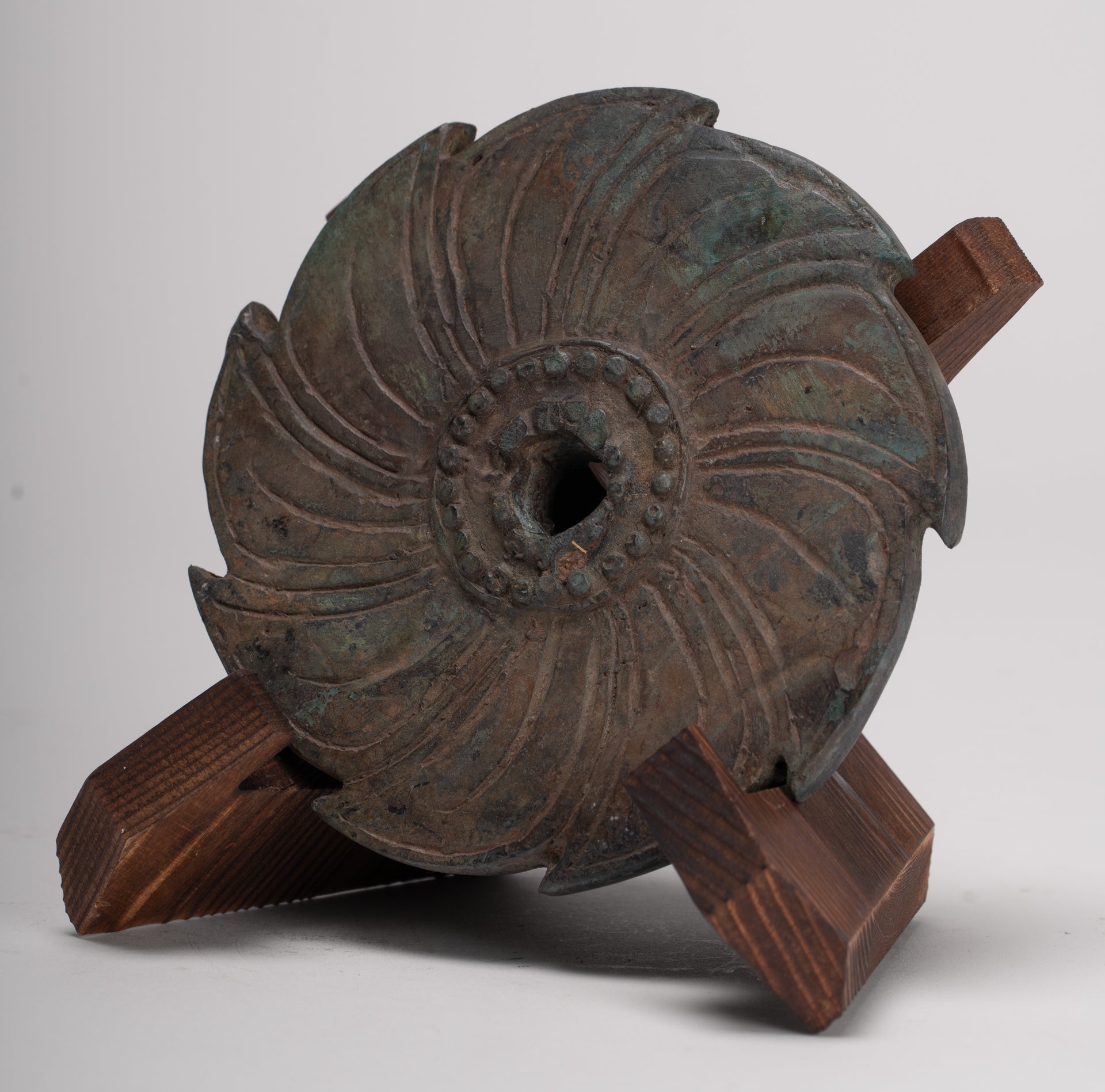 Discus - Antique Khmer Style Bronze Vishnu Discus or Chakra - 15cm/6"