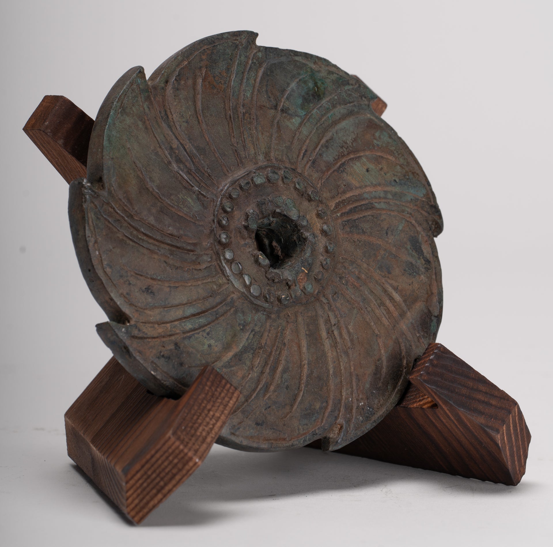 Discus - Antique Khmer Style Bronze Vishnu Discus or Chakra - 15cm/6"