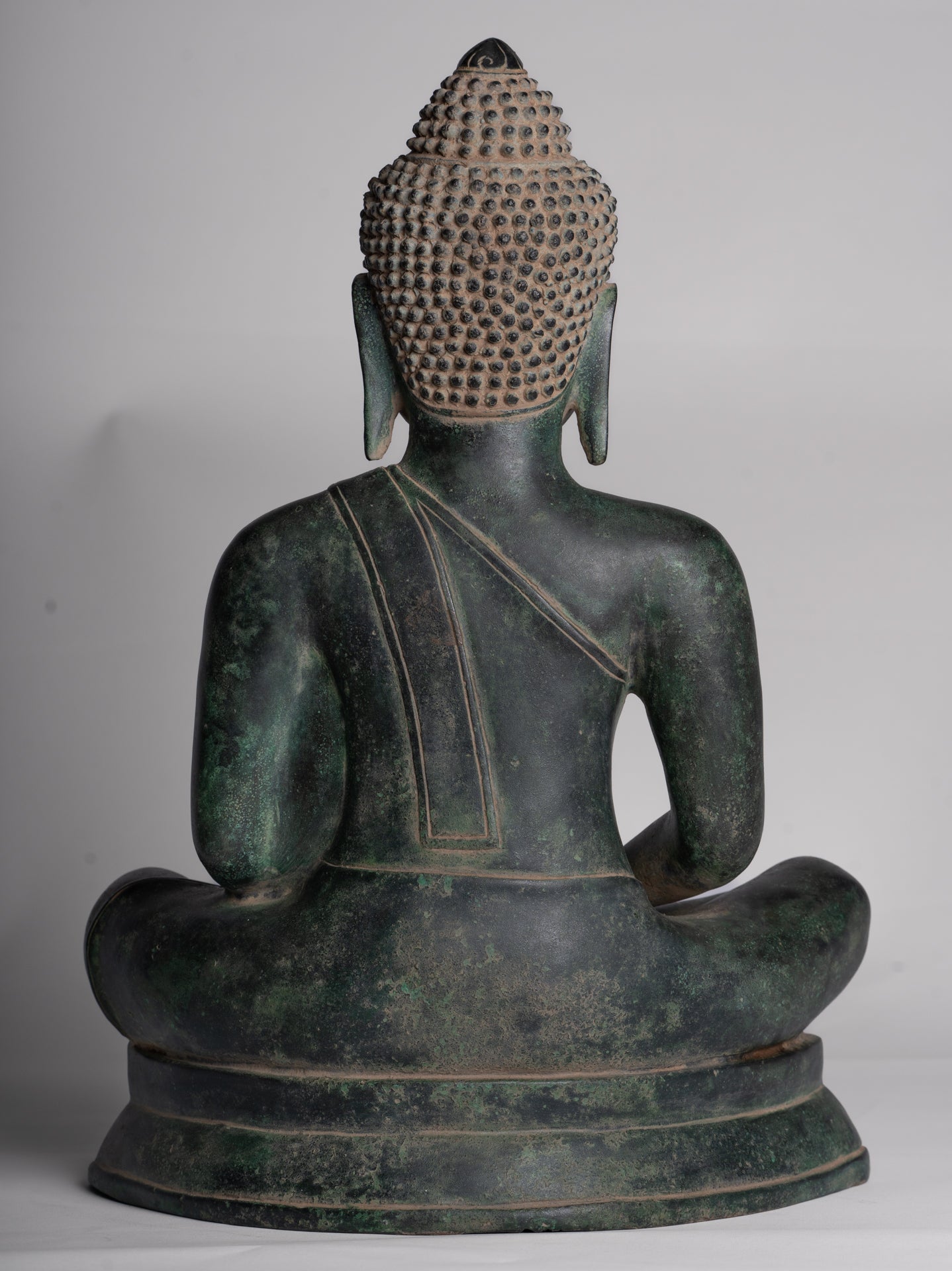 Statua di Buddha - Statua di Buddha seduto in meditazione seduto in bronzo in stile Khmer antico - 40 cm/16"