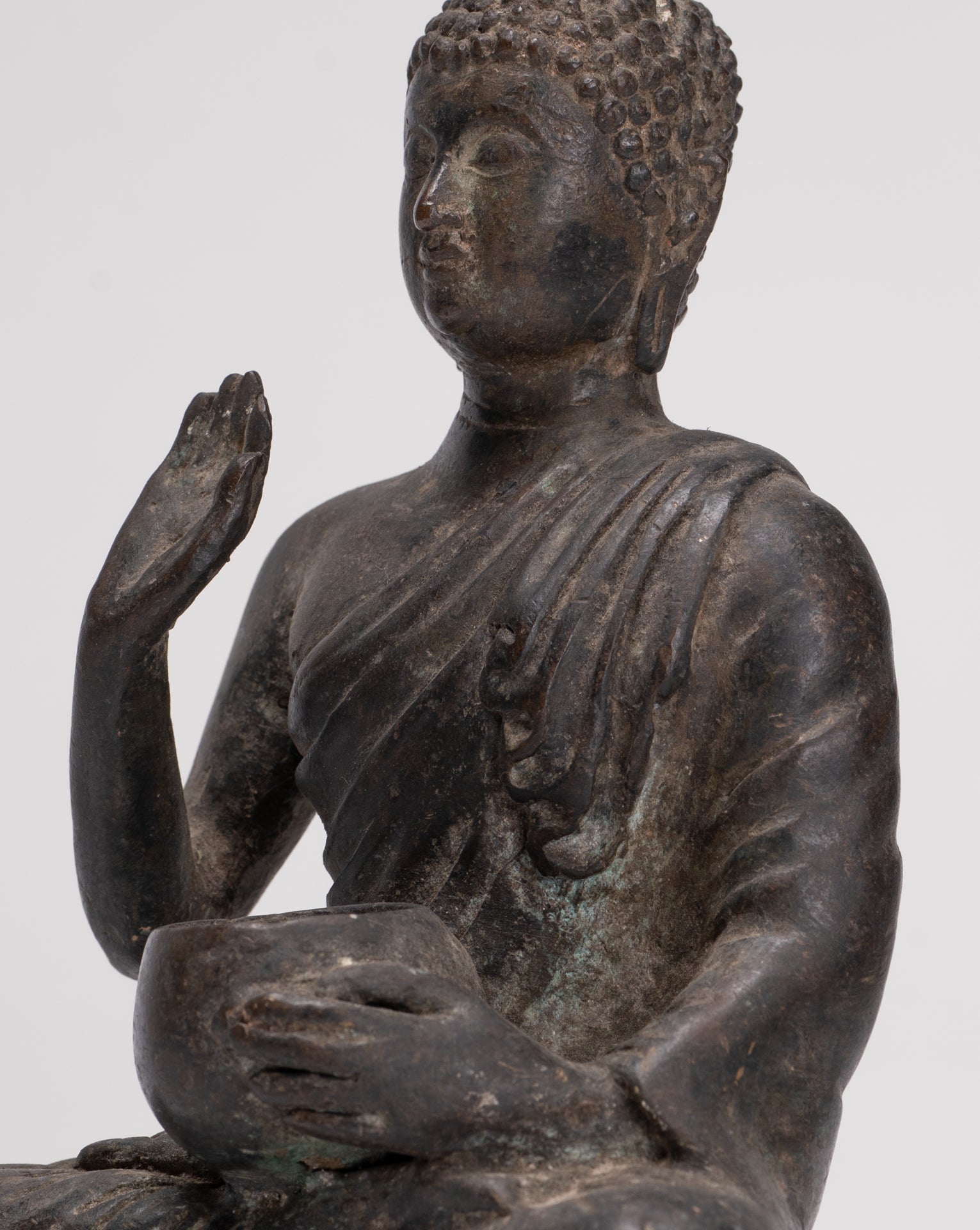 Statua di Buddha di protezione di Chiang Saen Abhaya in bronzo antico in stile tailandese - 22 cm/9"