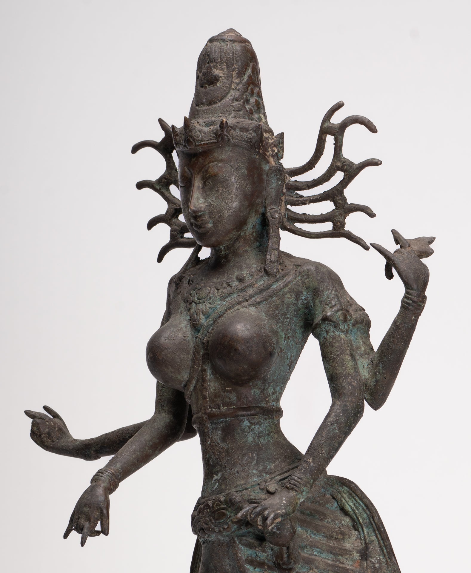 Statue Parvati – Statue Parvati javanaise en bronze de style indonésien antique 58 cm/23"
