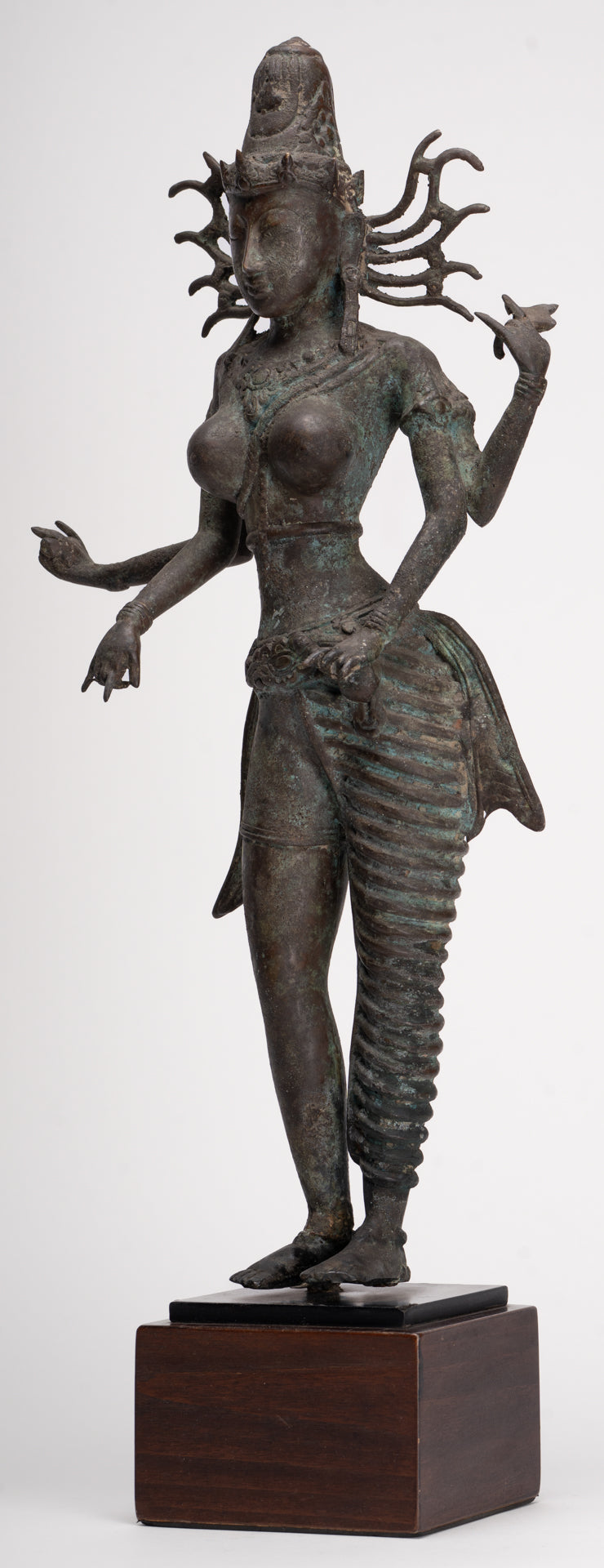 Statue Parvati – Statue Parvati javanaise en bronze de style indonésien antique 58 cm/23"