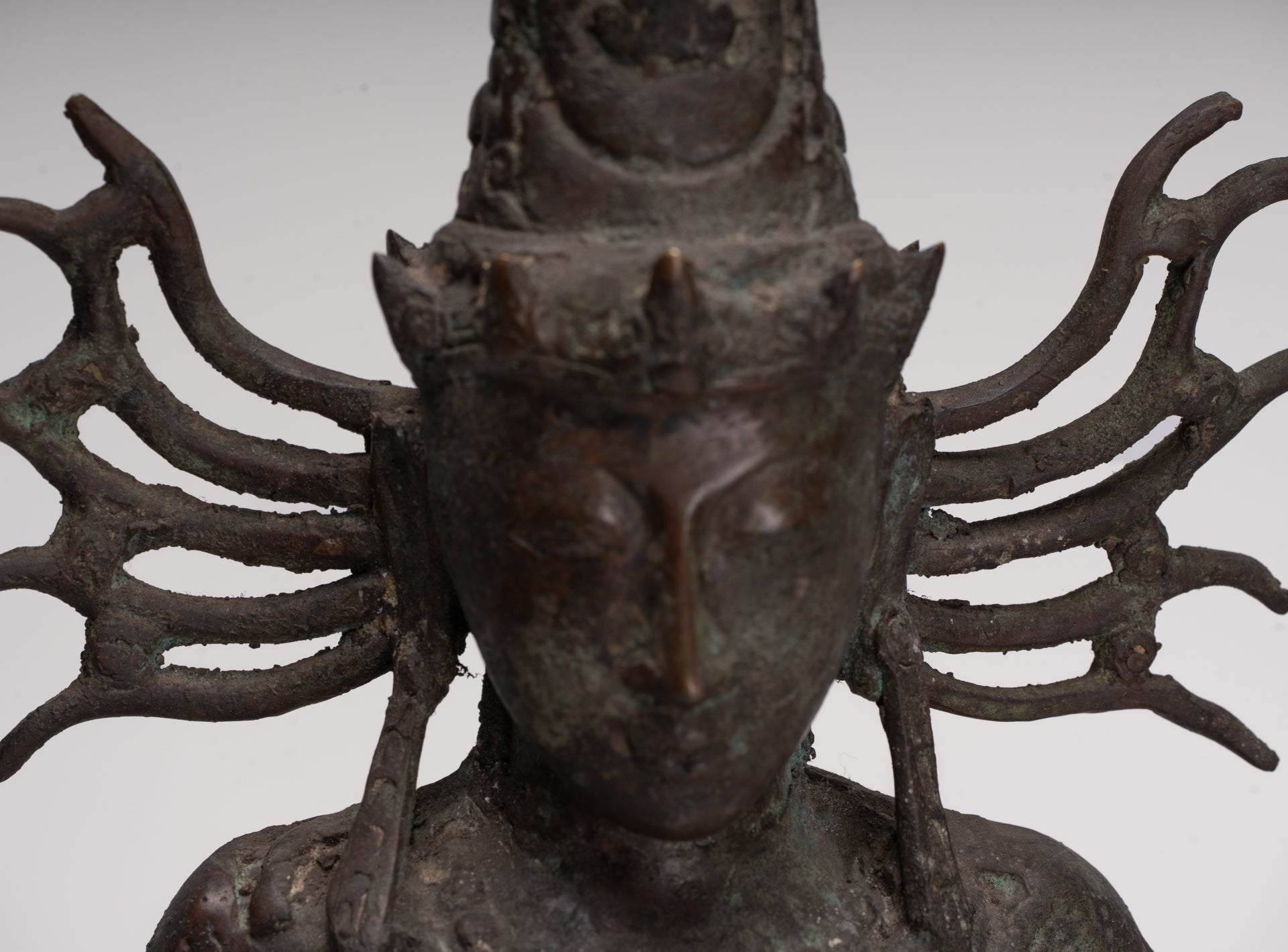 Statue Parvati – Statue Parvati javanaise en bronze de style indonésien antique 58 cm/23"