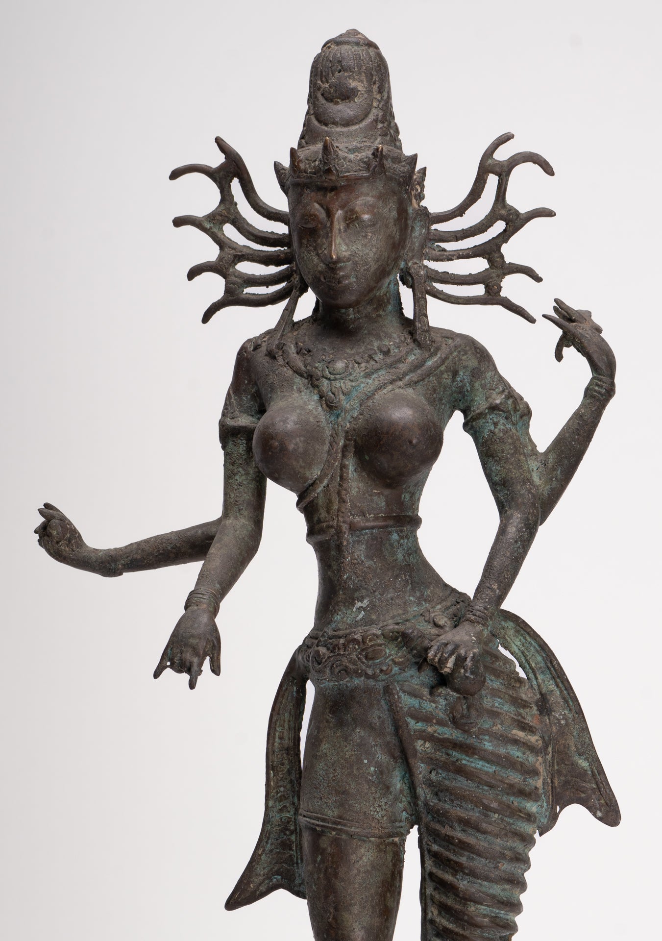Statue Parvati – Statue Parvati javanaise en bronze de style indonésien antique 58 cm/23"