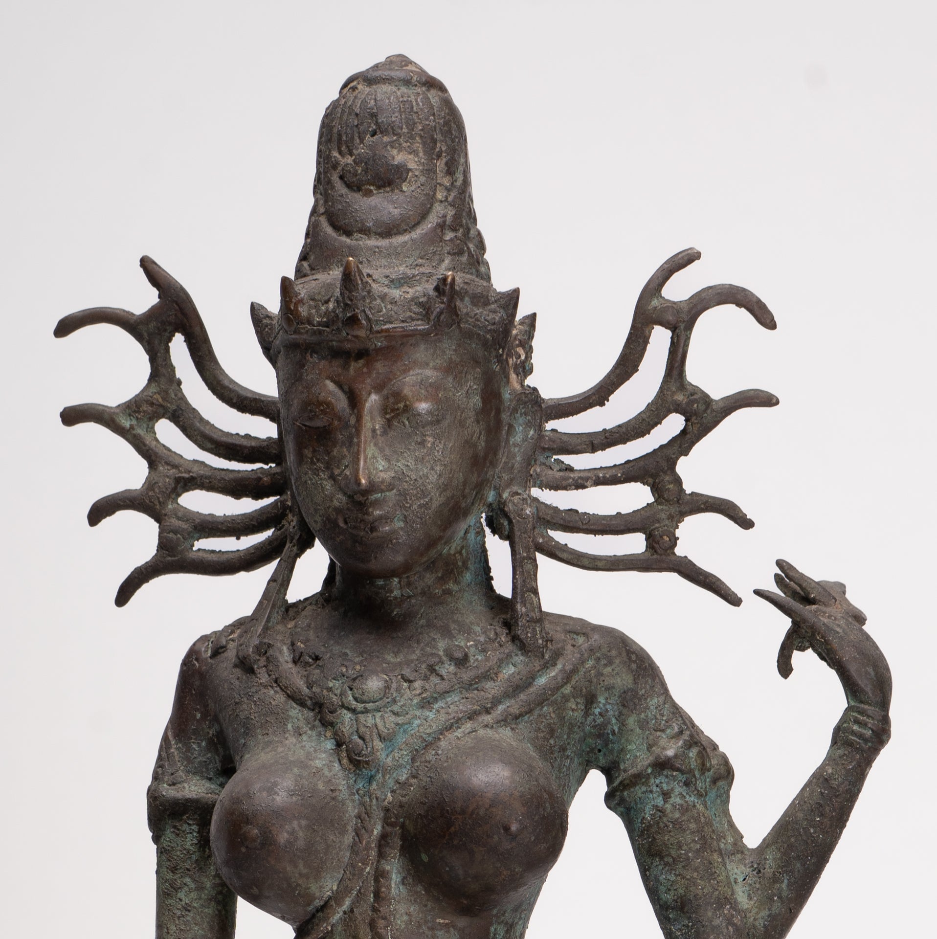 Statue Parvati – Statue Parvati javanaise en bronze de style indonésien antique 58 cm/23"