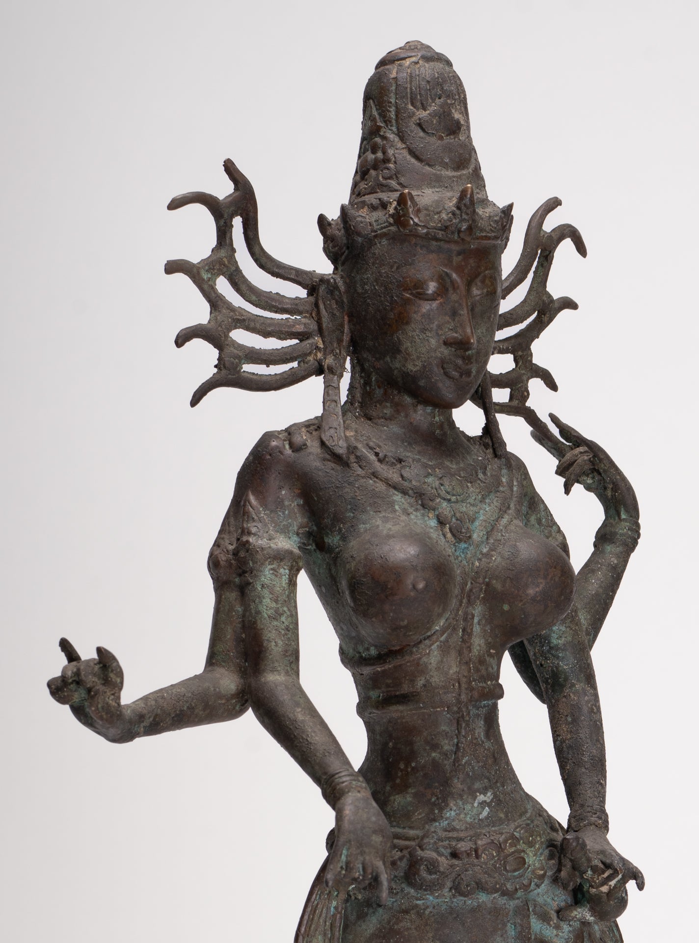 Statue Parvati – Statue Parvati javanaise en bronze de style indonésien antique 58 cm/23"