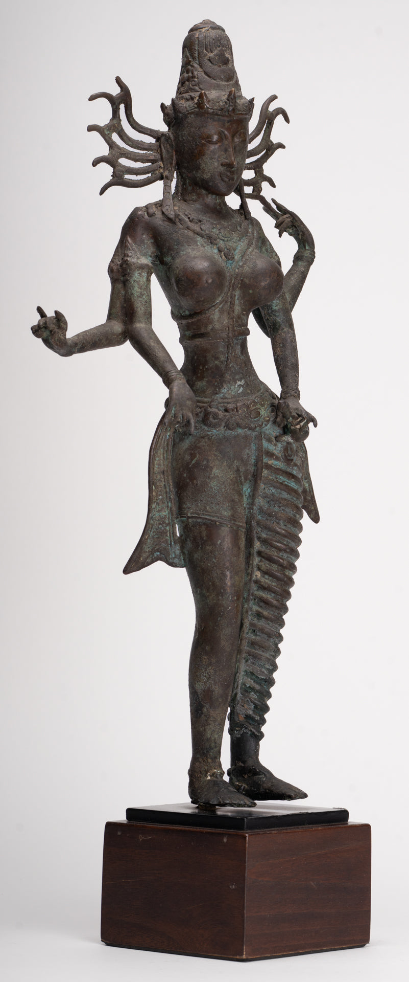 Statue Parvati – Statue Parvati javanaise en bronze de style indonésien antique 58 cm/23"