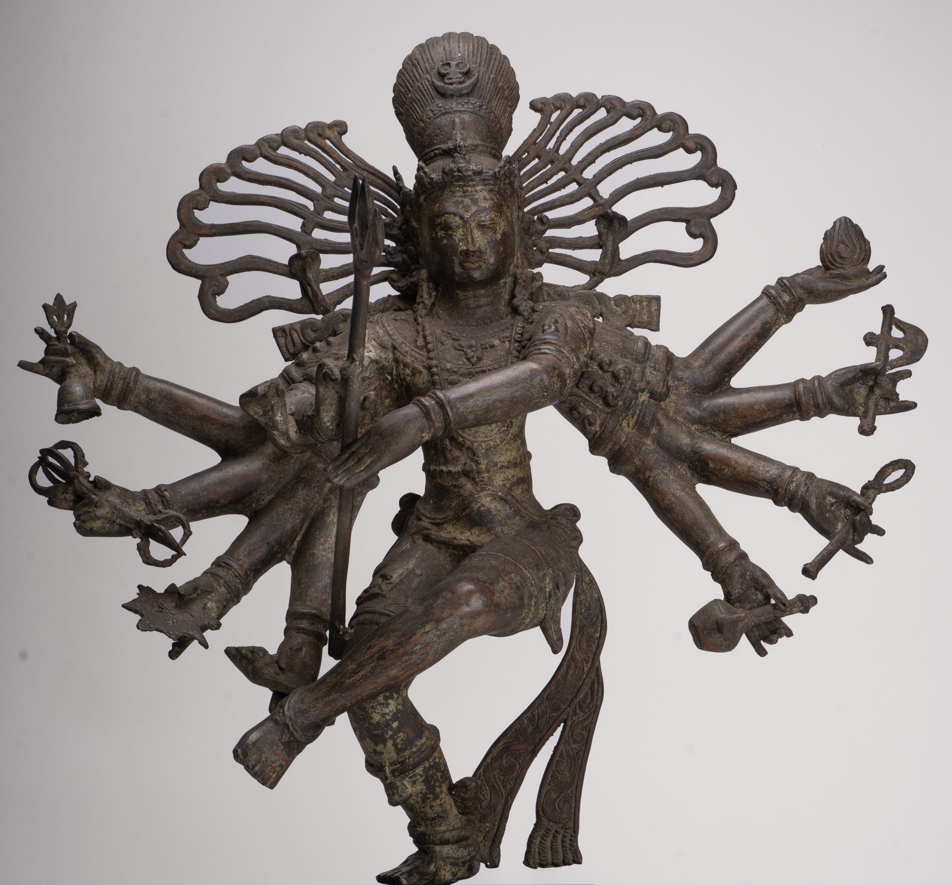 Estatua antigua de Shiva danzante de bronce de estilo javanés como Lord Nataraja - 34,5 cm (14 ") de alto