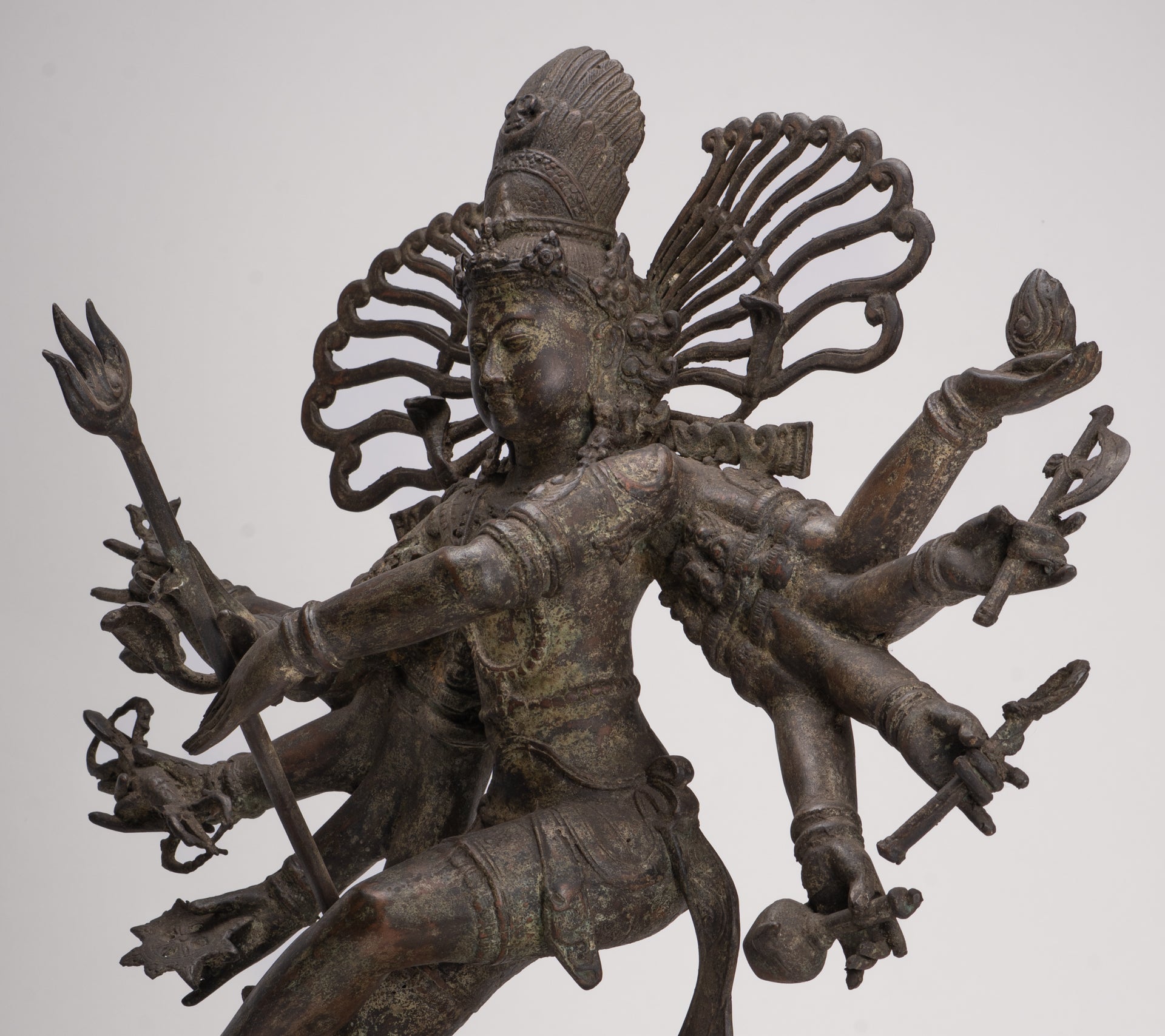 Estatua antigua de Shiva danzante de bronce de estilo javanés como Lord Nataraja - 34,5 cm (14 ") de alto
