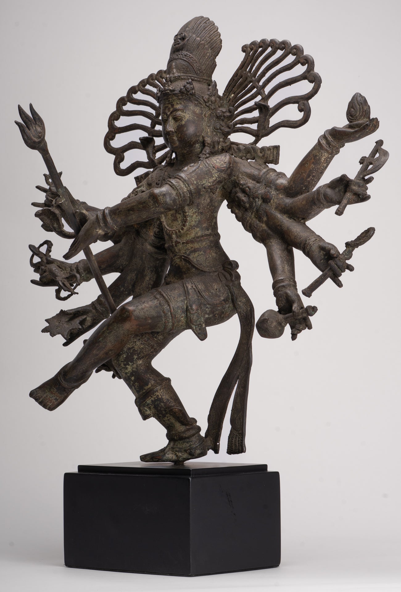 Estatua antigua de Shiva danzante de bronce de estilo javanés como Lord Nataraja - 34,5 cm (14 ") de alto